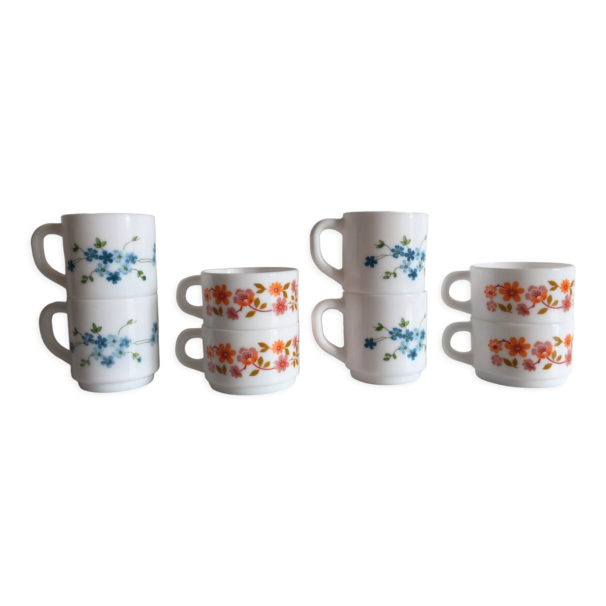 Set of 8 cups at cafe arcopal – france