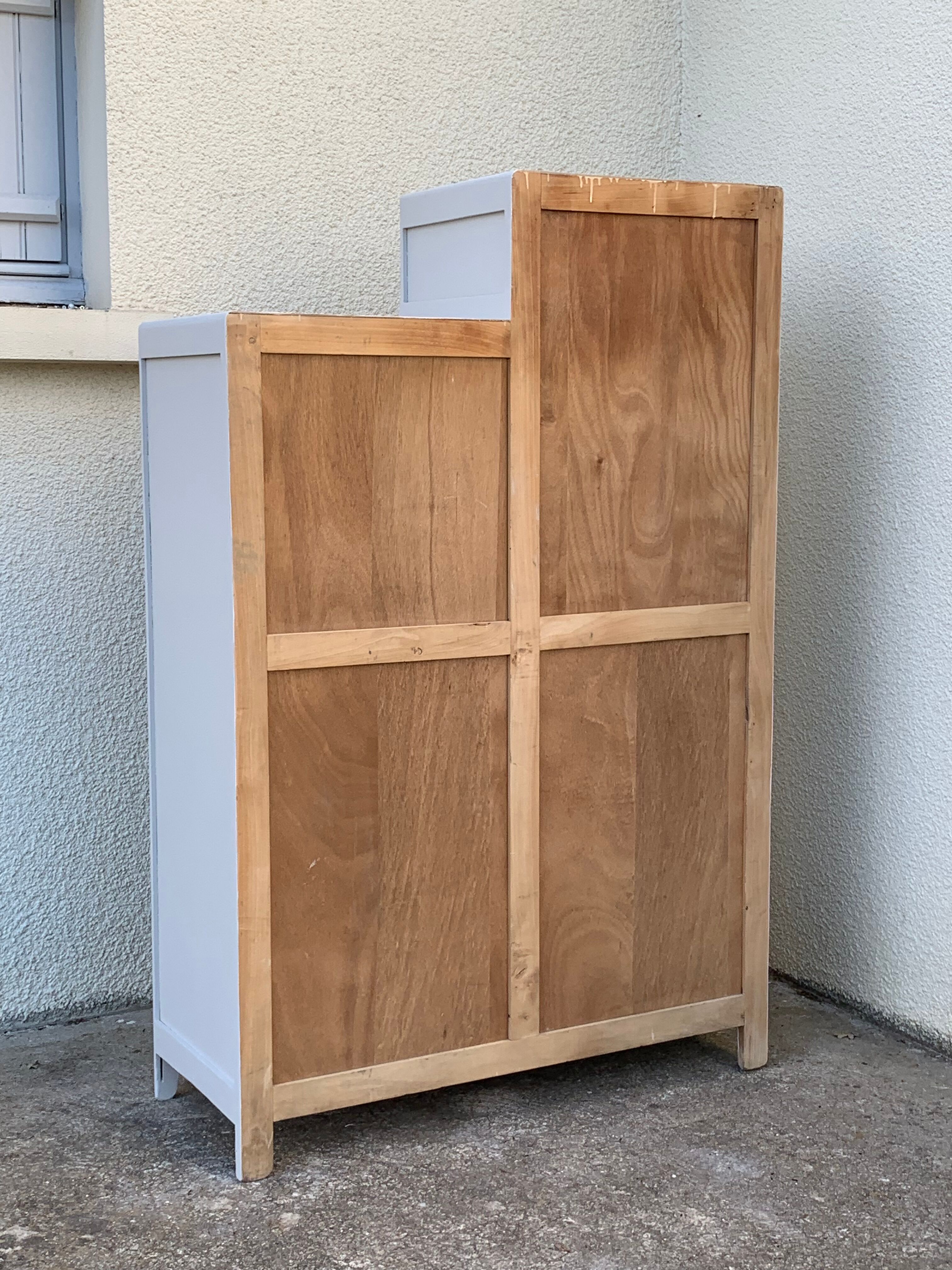 Asymmetrical Parisian wardrobe 1940