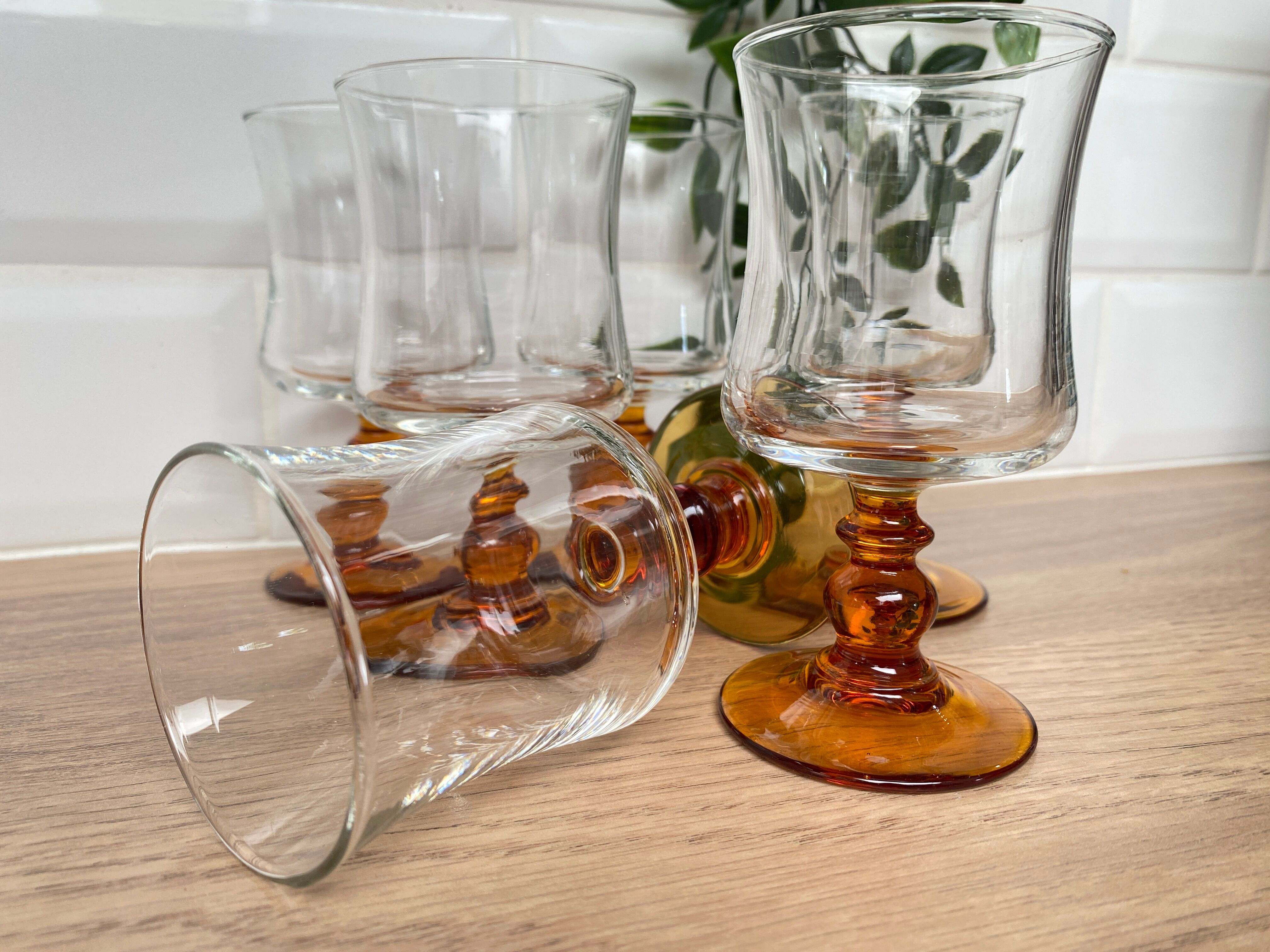 Set of 6 Luminarc white wine glasses Antique model