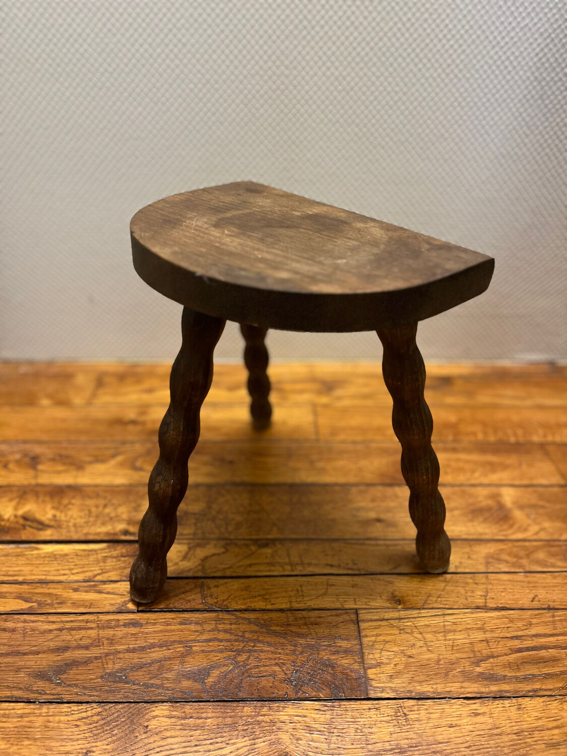Vintage tripod stool from the 50s/60s