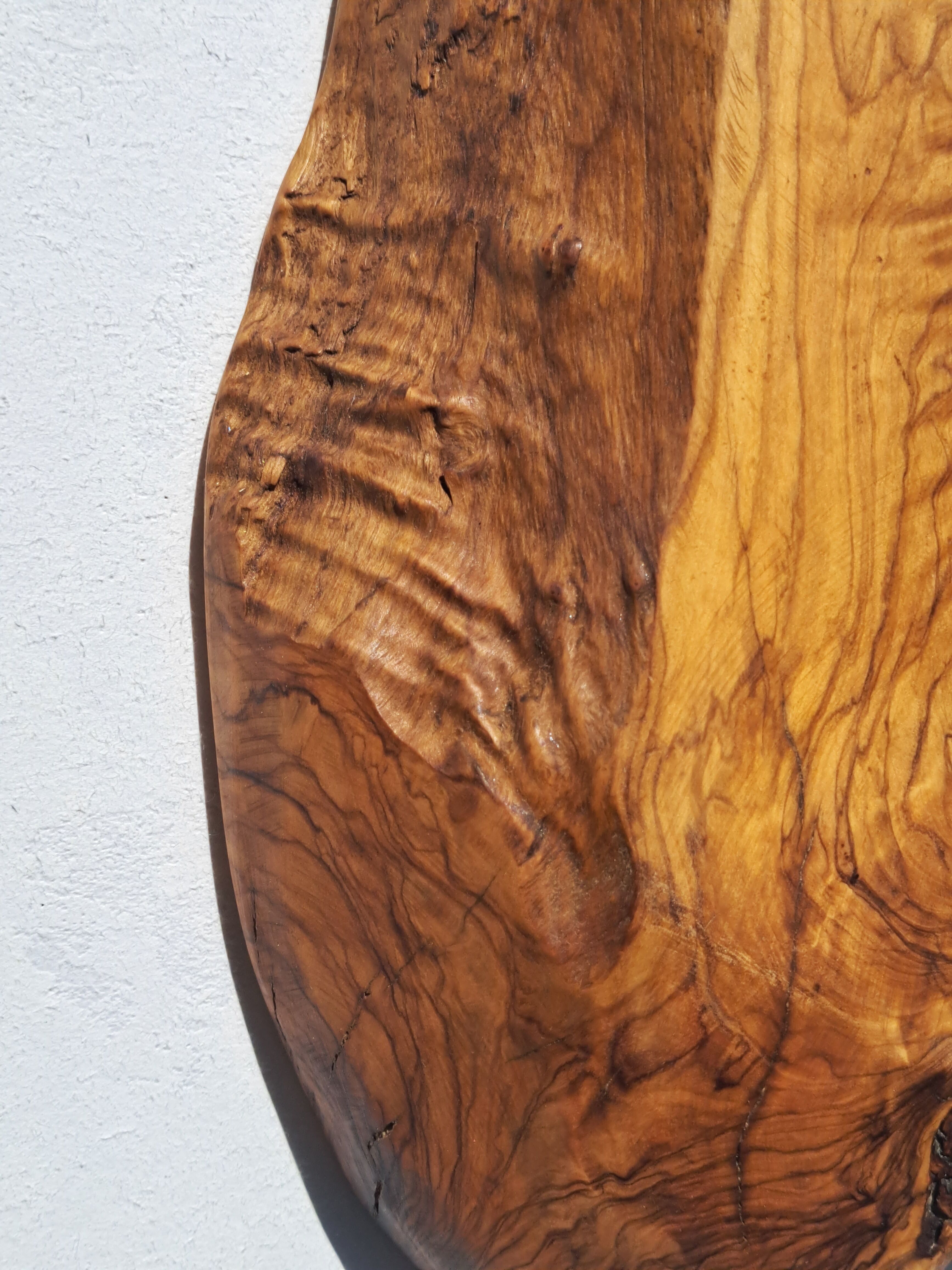 Brutalist dish in olive wood 1970