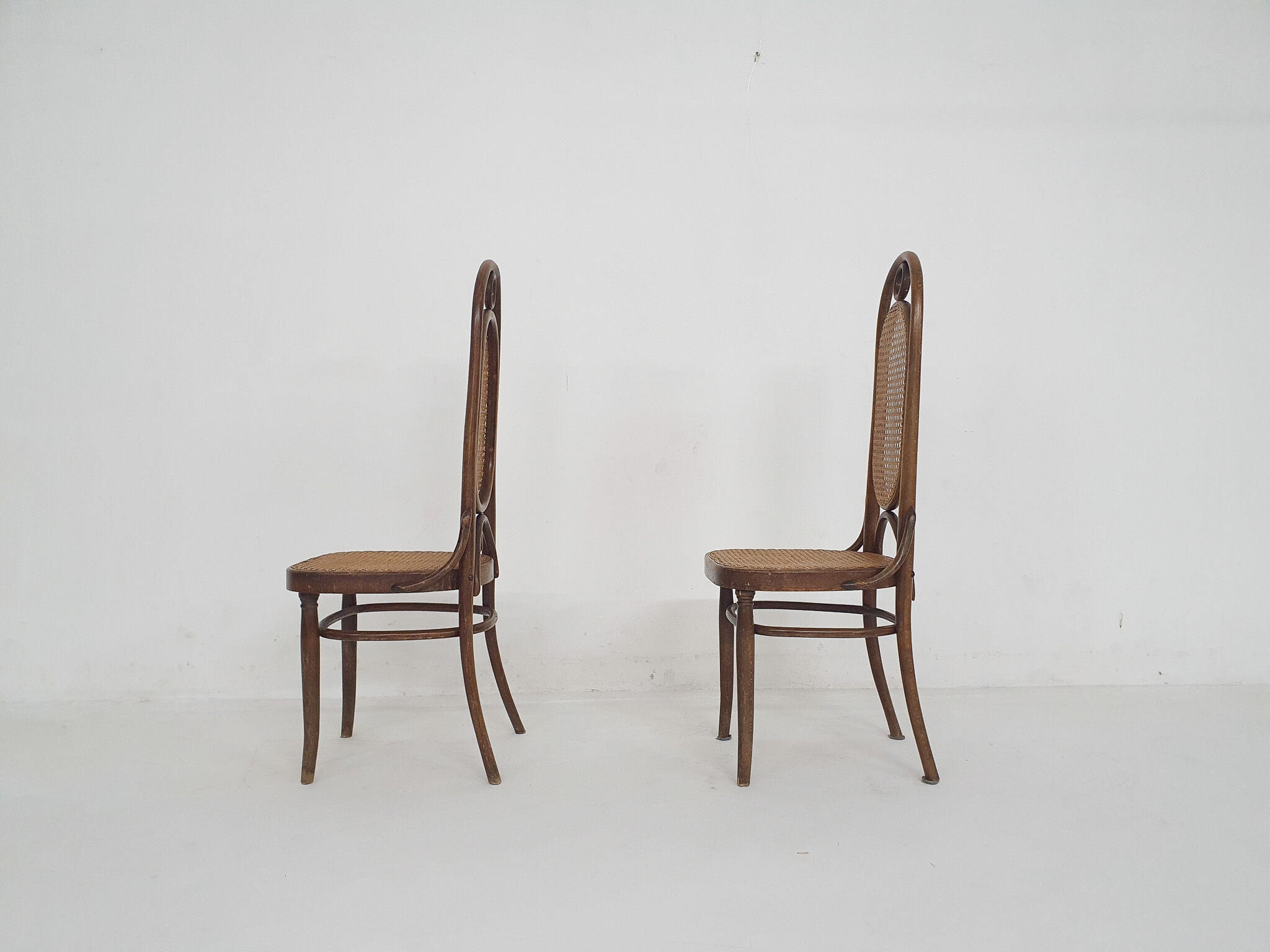 Set of 2 Thonet nr. 5 dining chairs, Romania, 1900