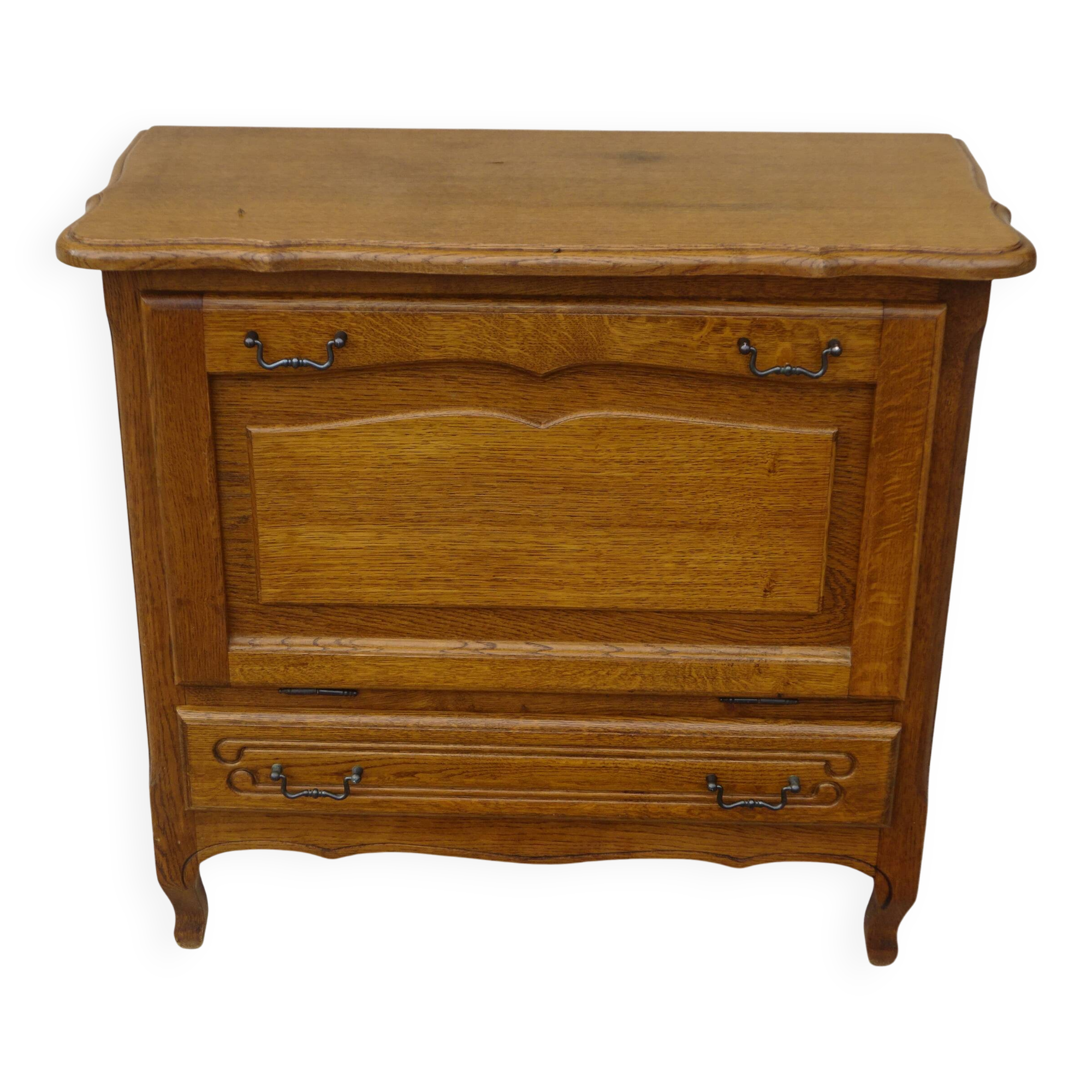 Small oak sideboard, 1 drop-down door and 1 drawer.