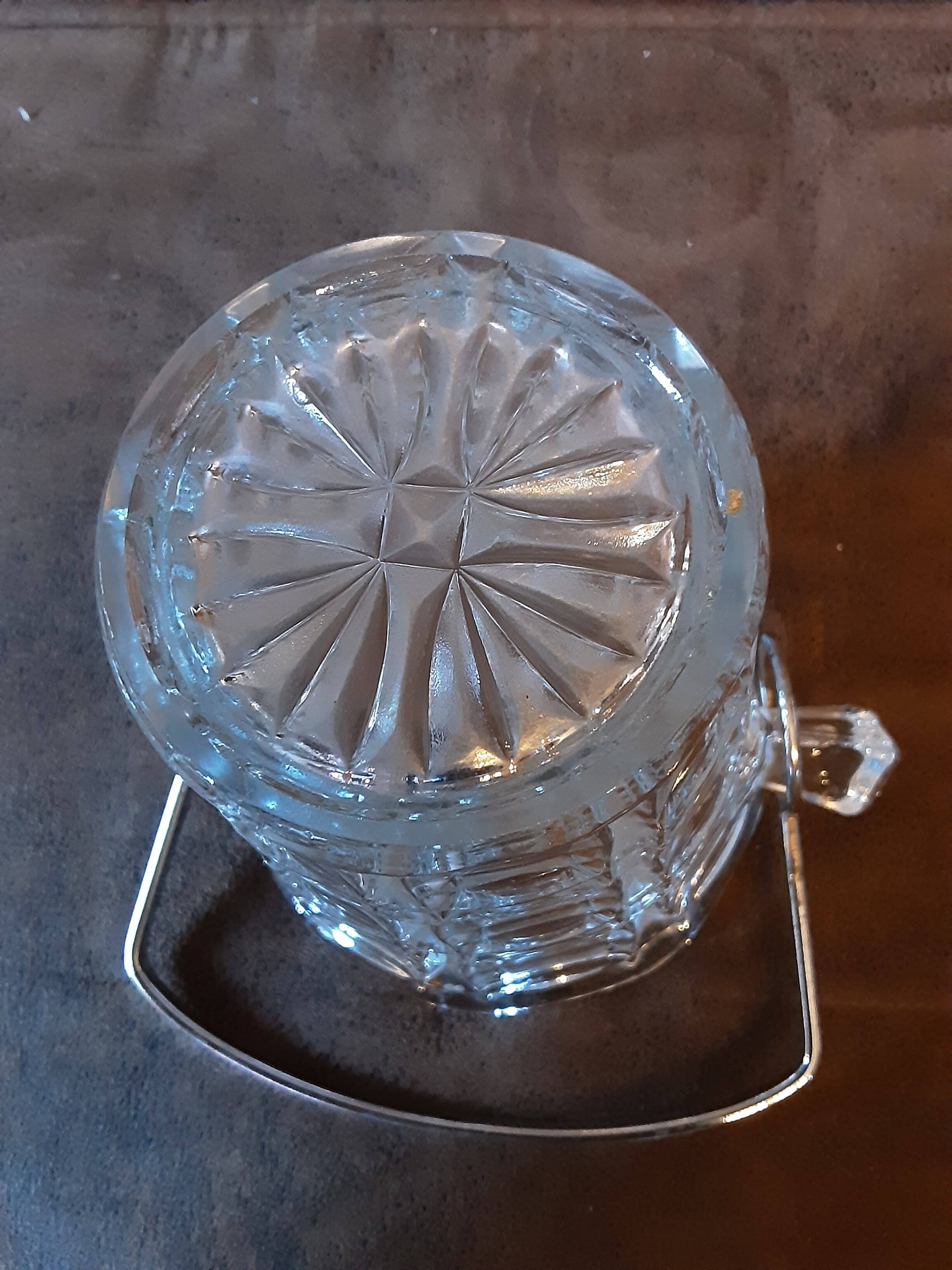 Stylish ice bucket