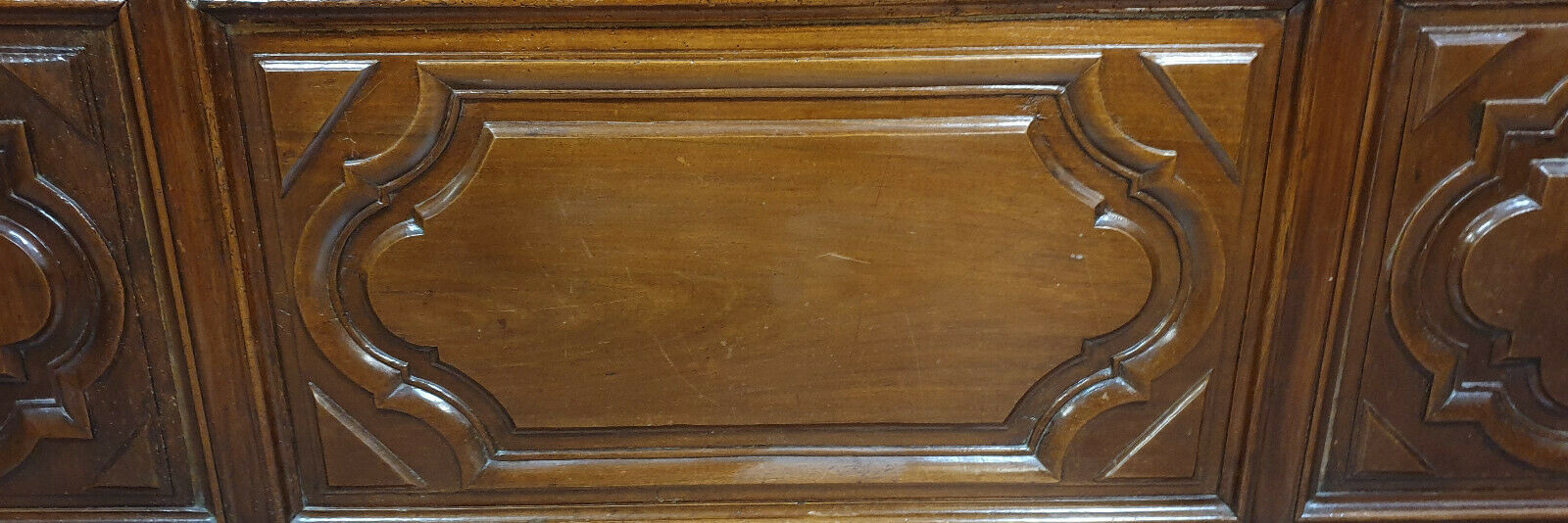 bench footboard louis XIII Bourguignon in solid walnut