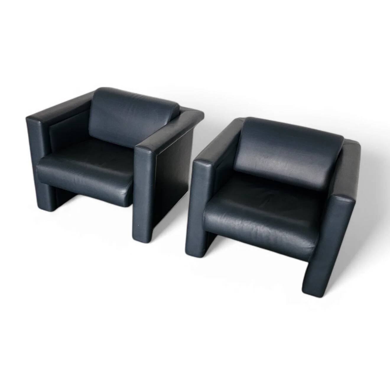 Pair / Trix and Robert Haussmann / Leather Chairs by Knoll