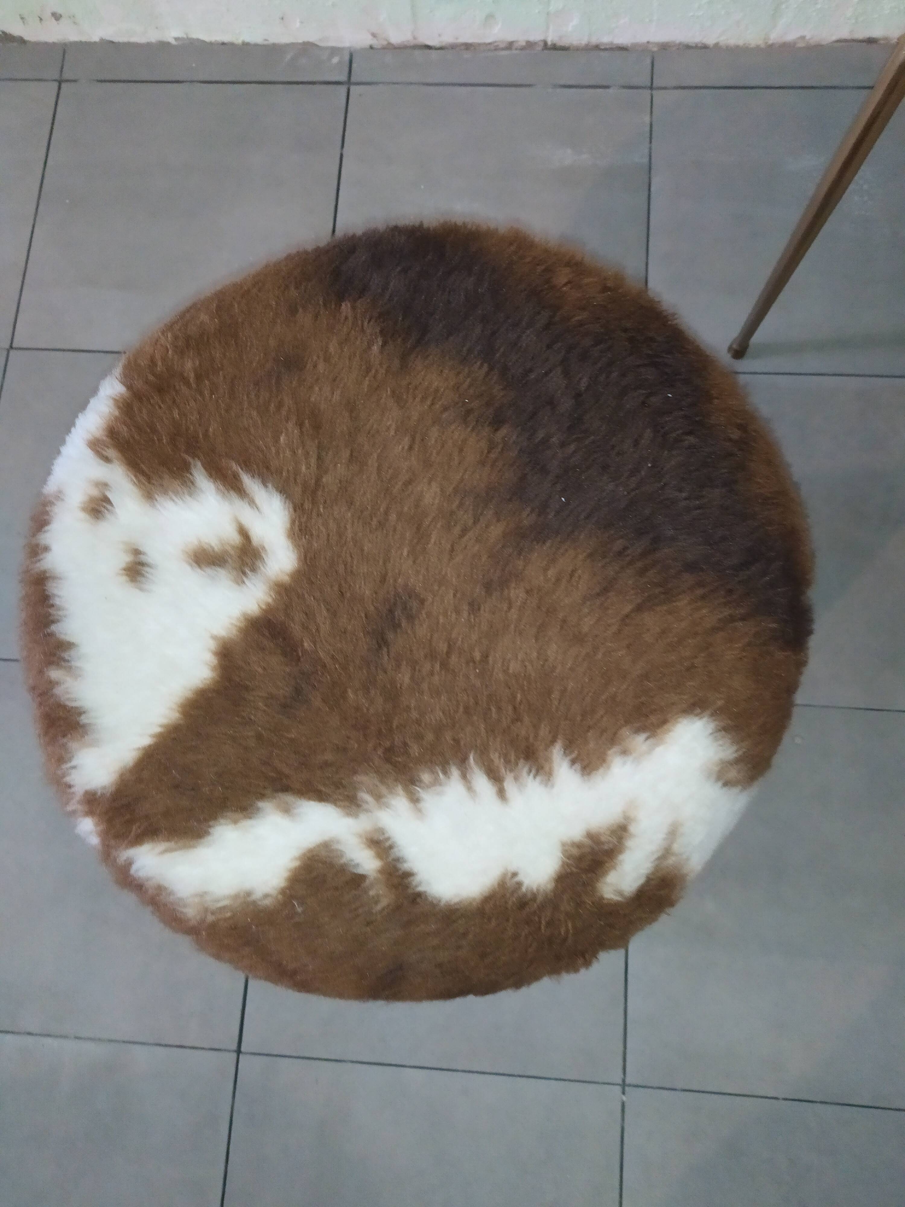 Chaise + pouf moumoute orange vache brun blanc vintage