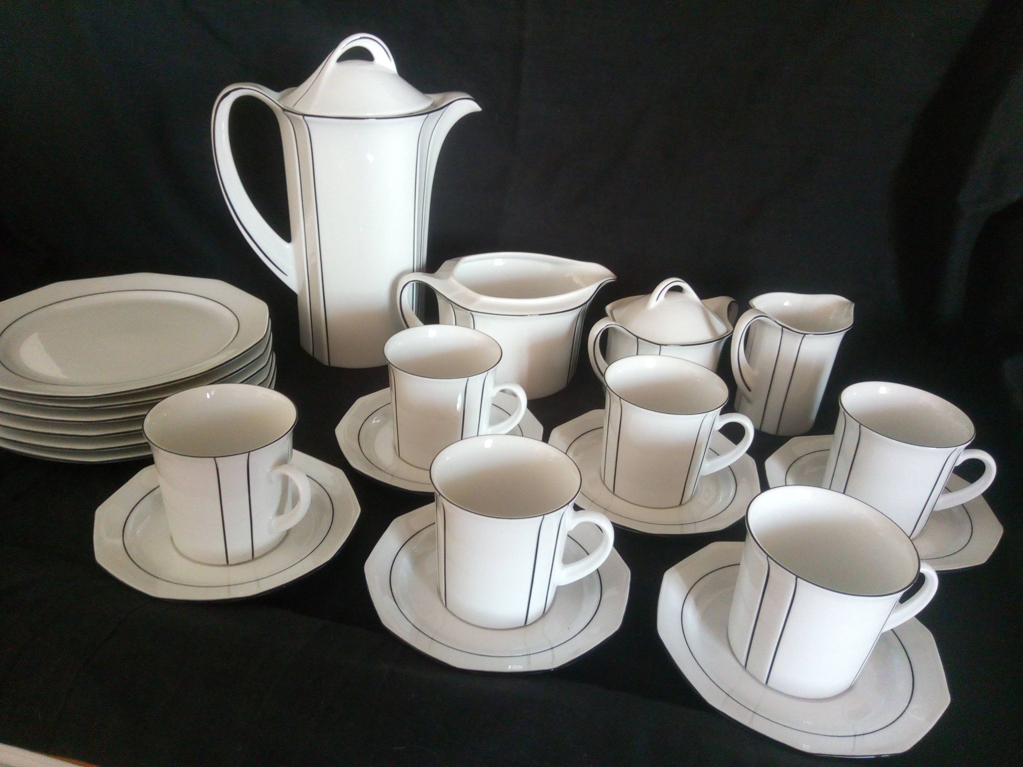 Art Deco coffee service for 6 people in porcelain Winterling Marktleuthen Bavaria (22 pieces)