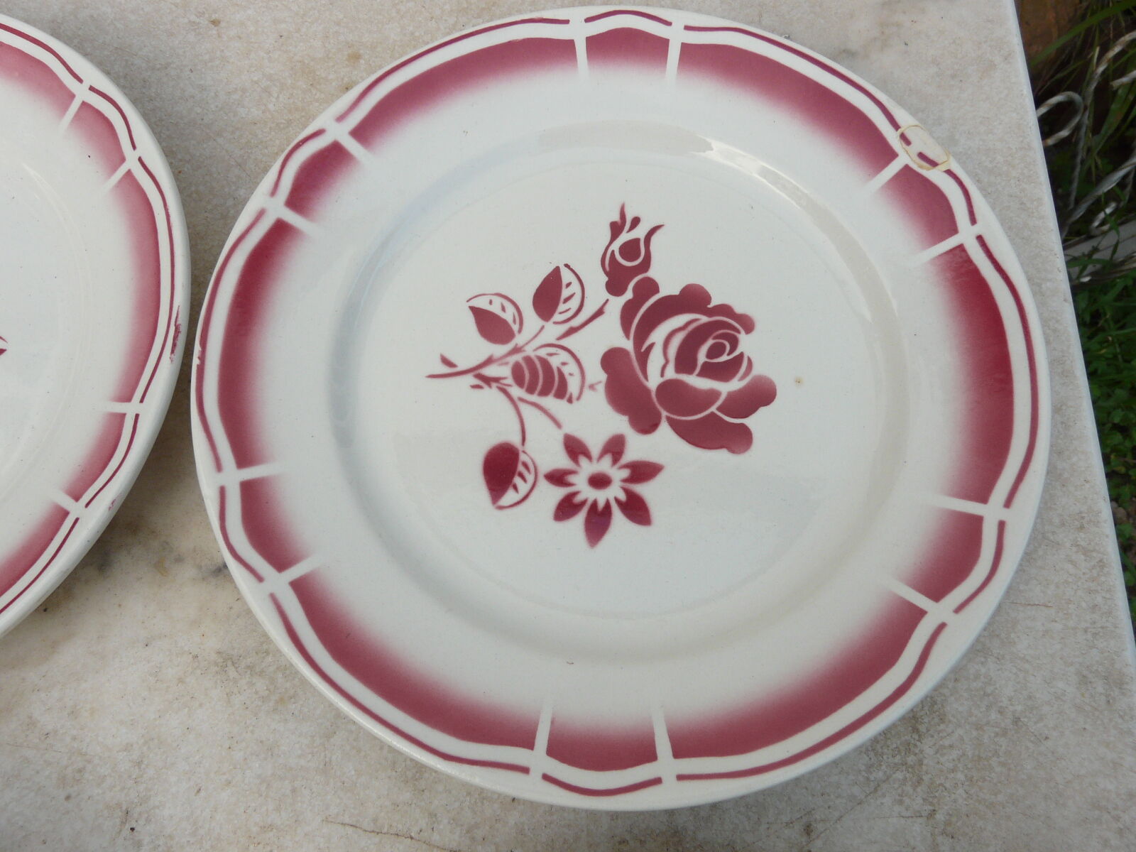 Set de 8 assiettes badonviller art déco  fleurs rouges