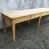 Farm table