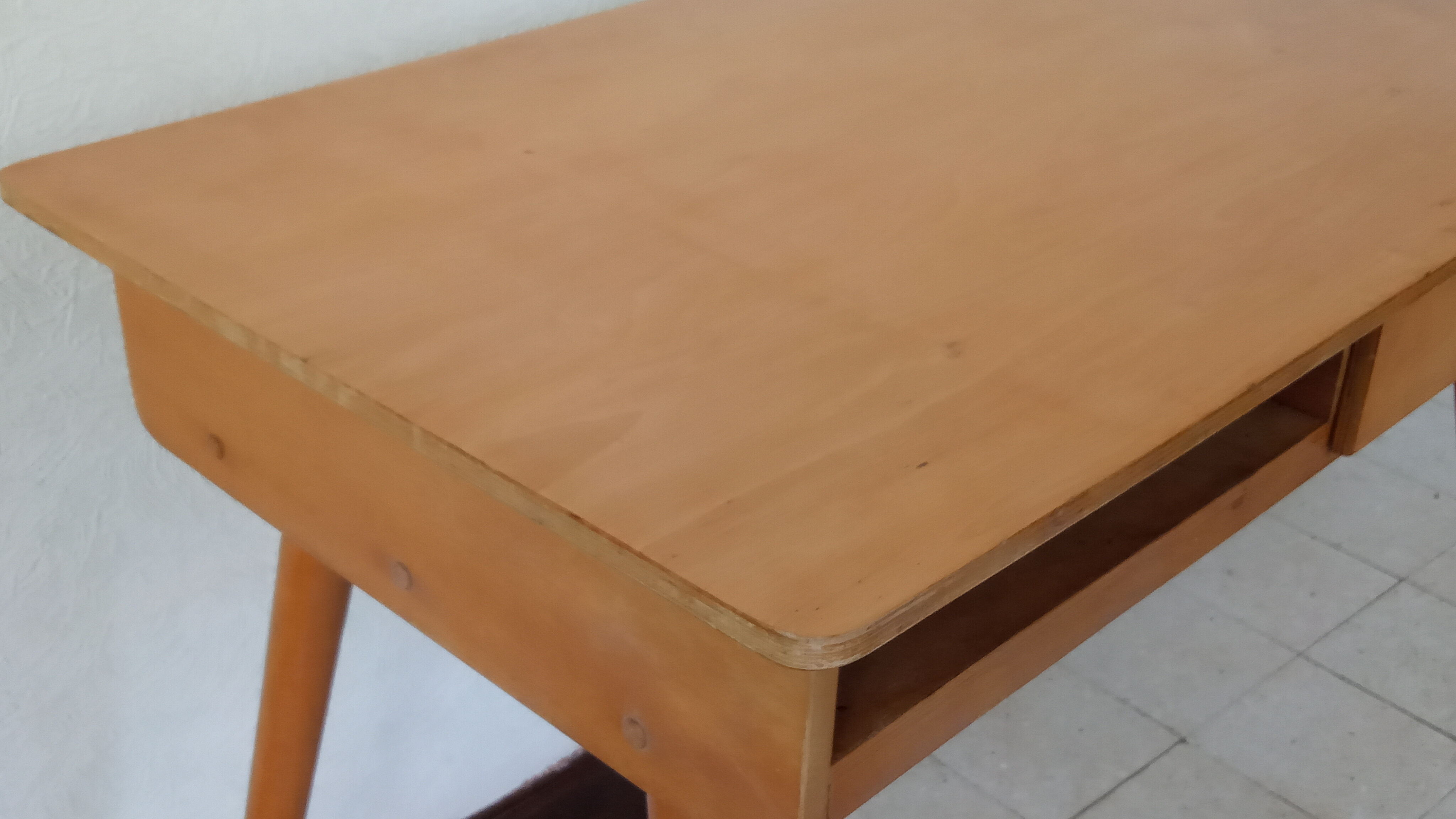 Bureau vintage pieds compas