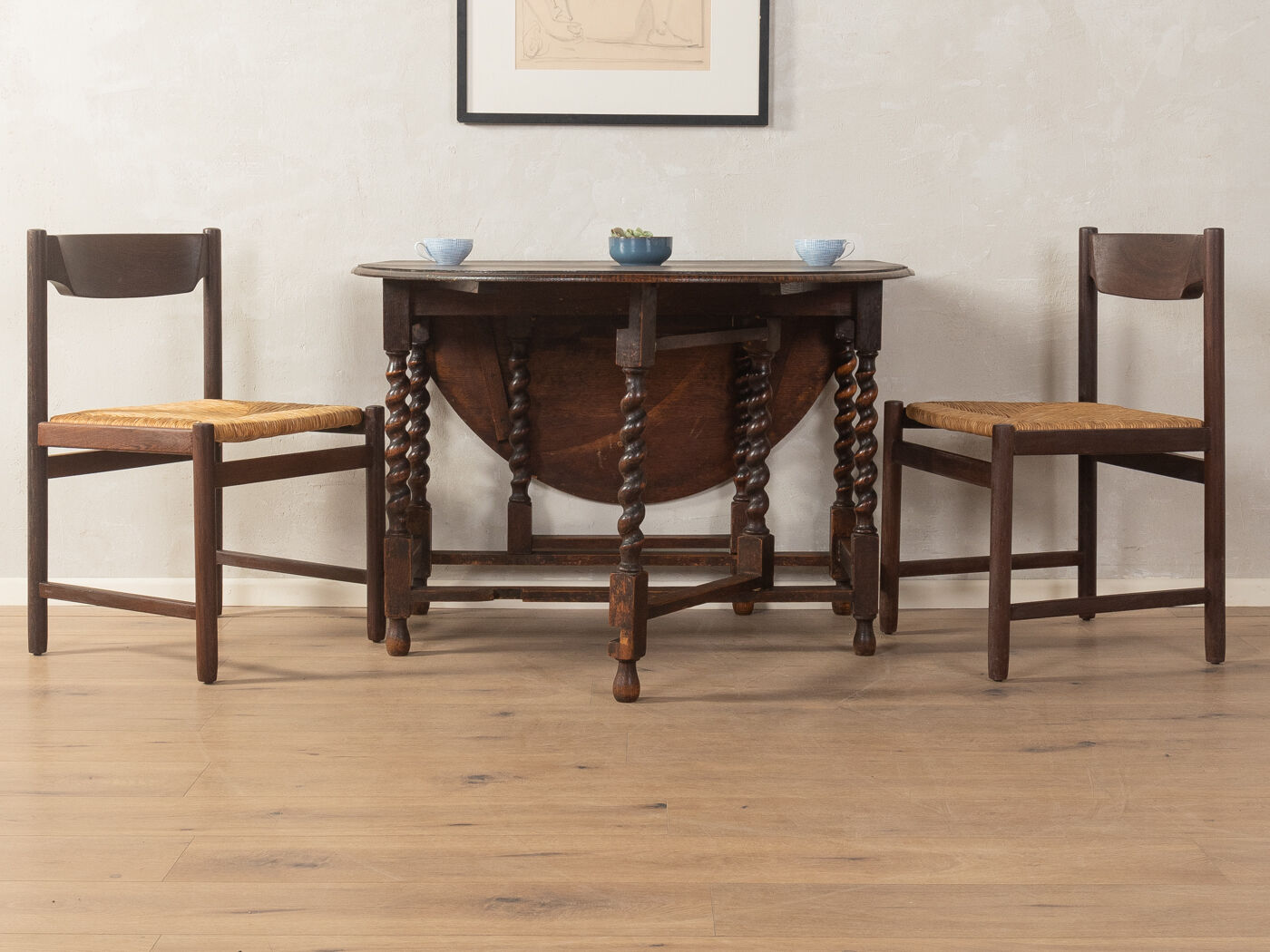 Antique gateleg table from the 1920s, solid oak