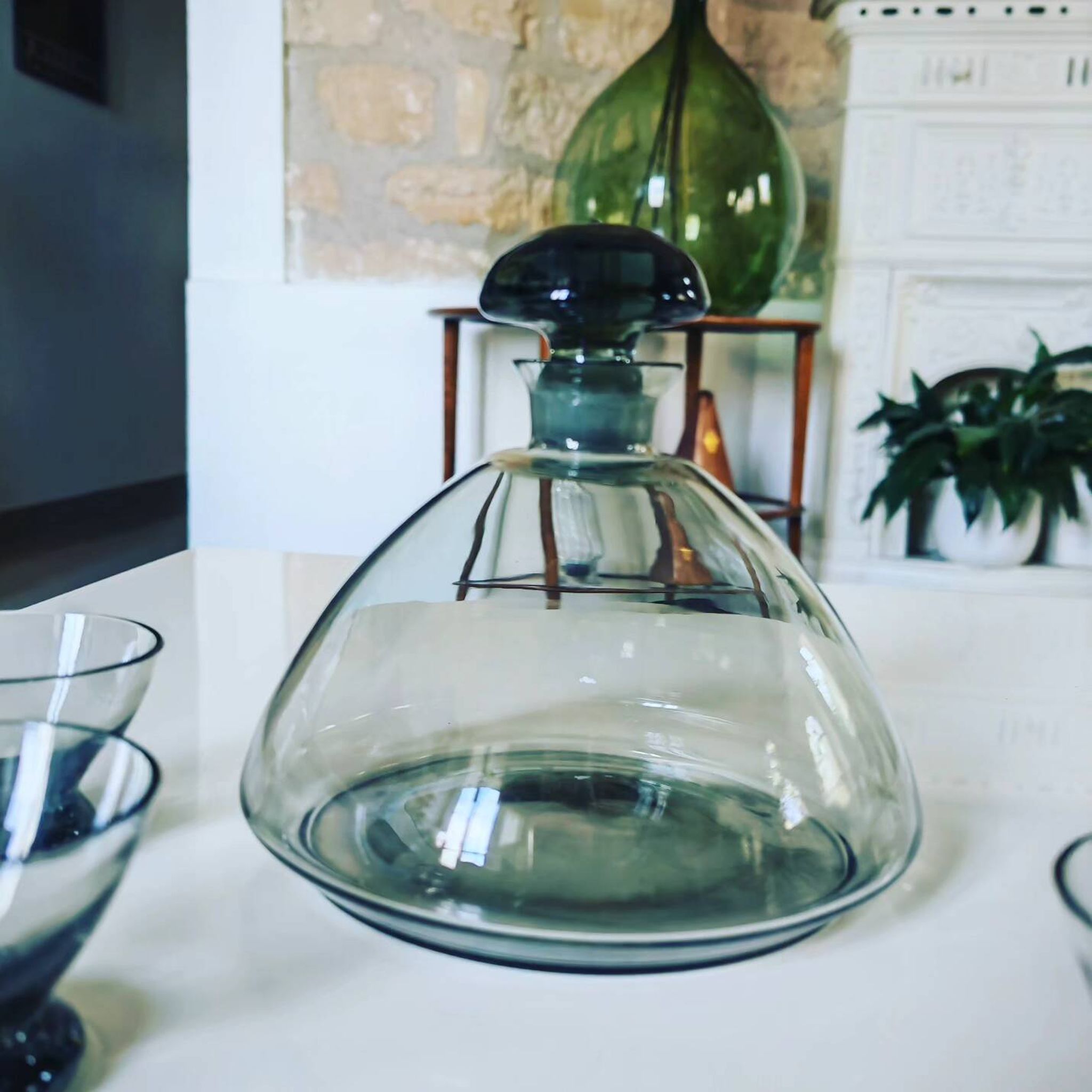 Vintage liquor service