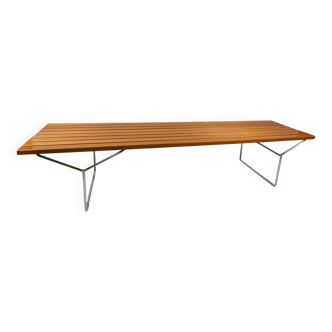 Banc Harry Bertoia pour Knoll en métal chromé et lattes en bois massif, années 60