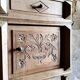 Chevet ancien en bois