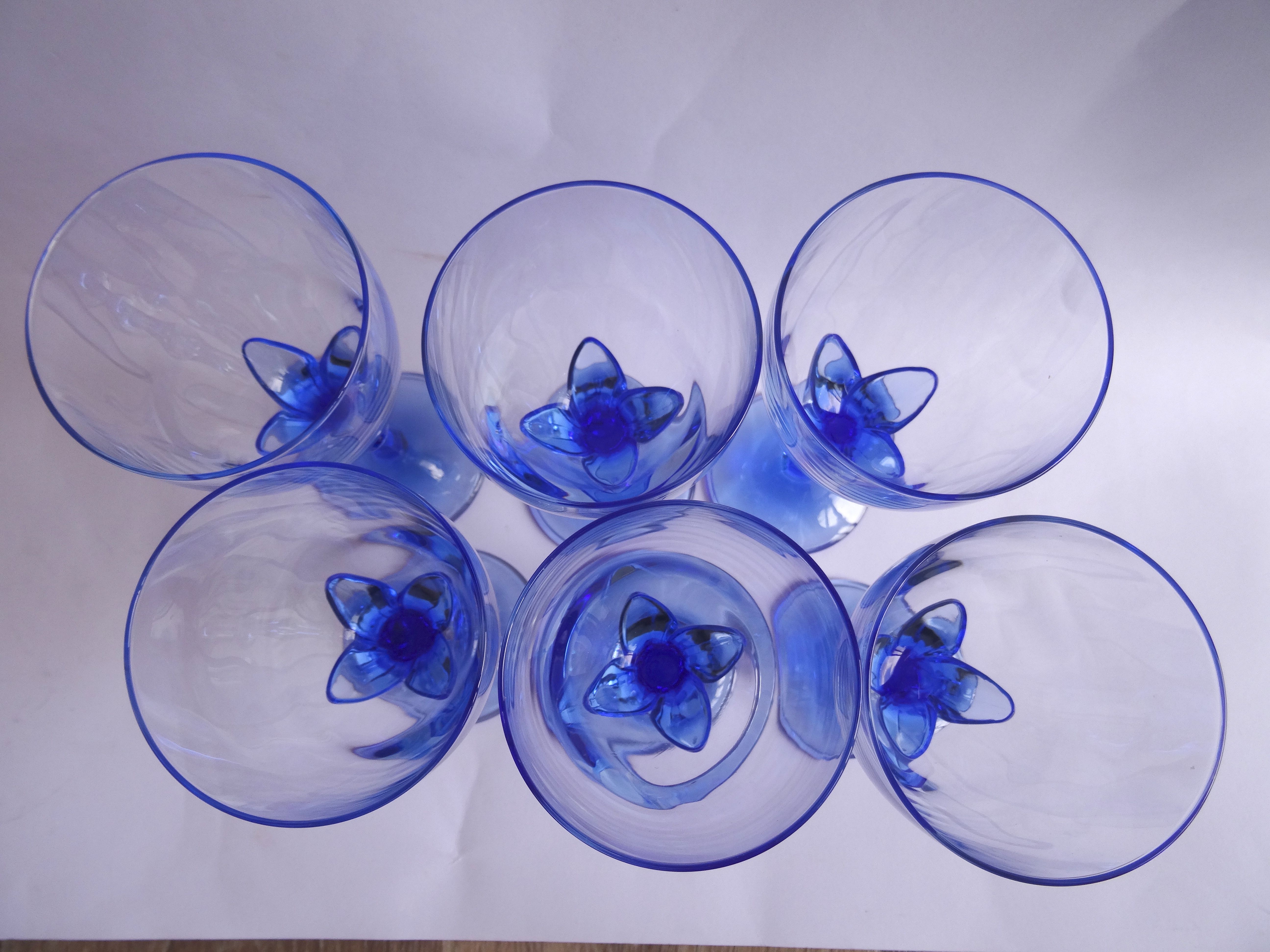 Blue tulip water glasses