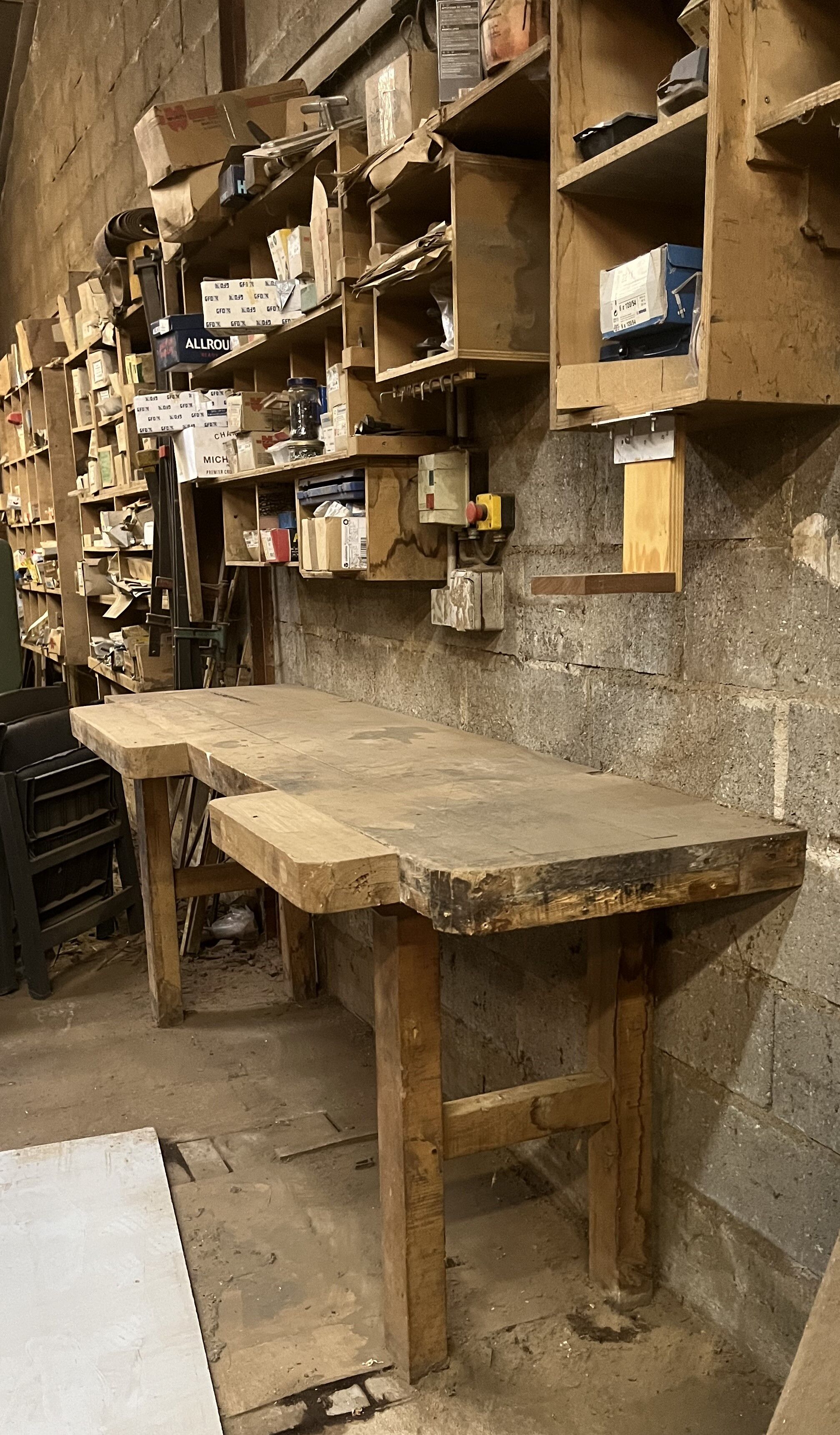 Carpenter's establishment