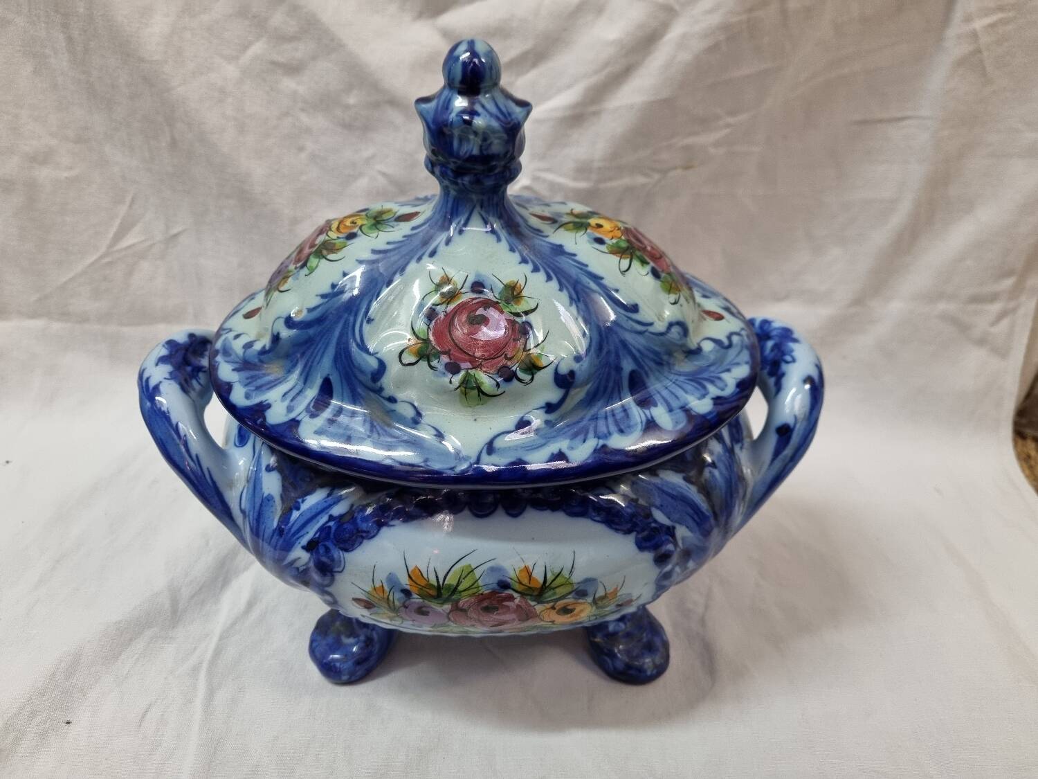 Vestal Alcobaça tureen, Portugal 1970