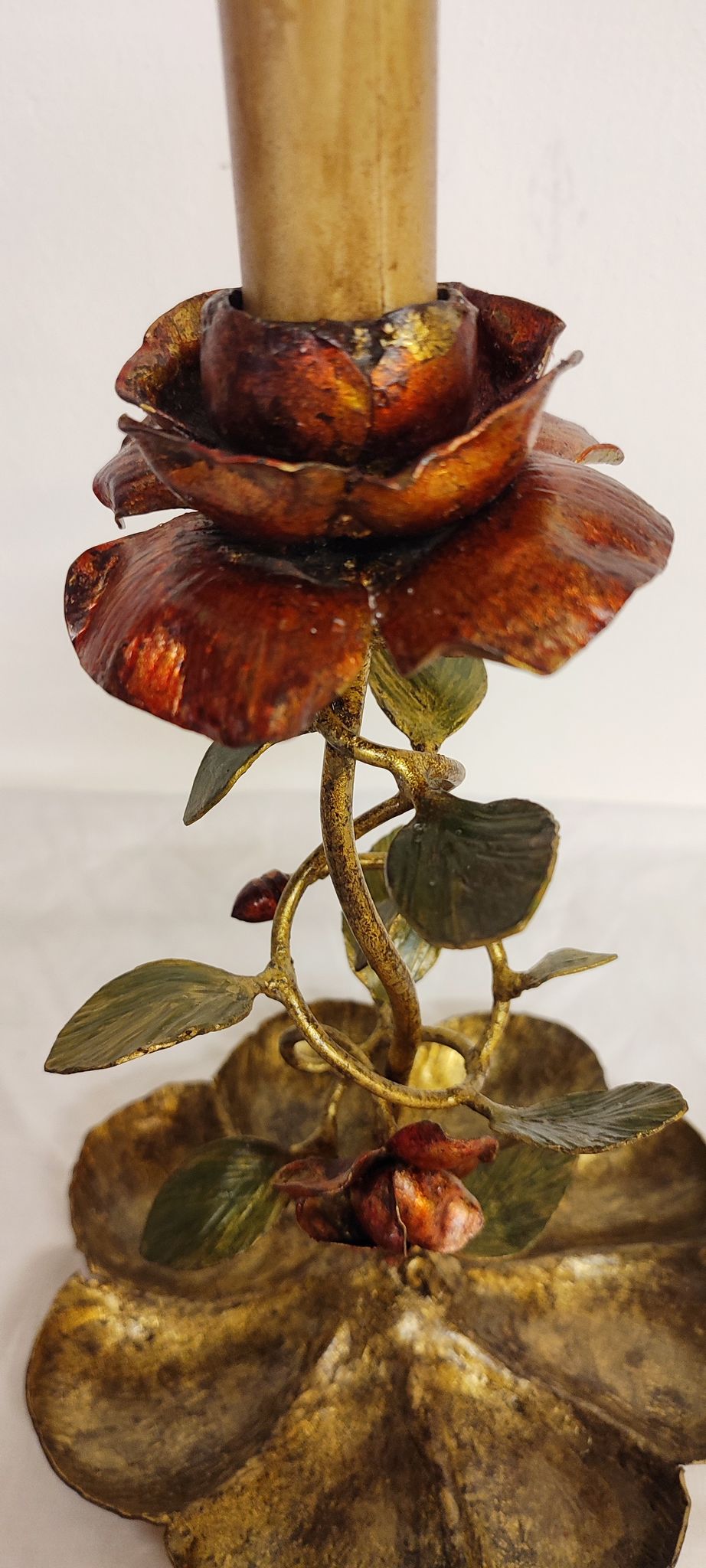 Wrought iron table lamp and gold leaf. France, 1950