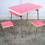 Table formica red and its 2 stools 1970