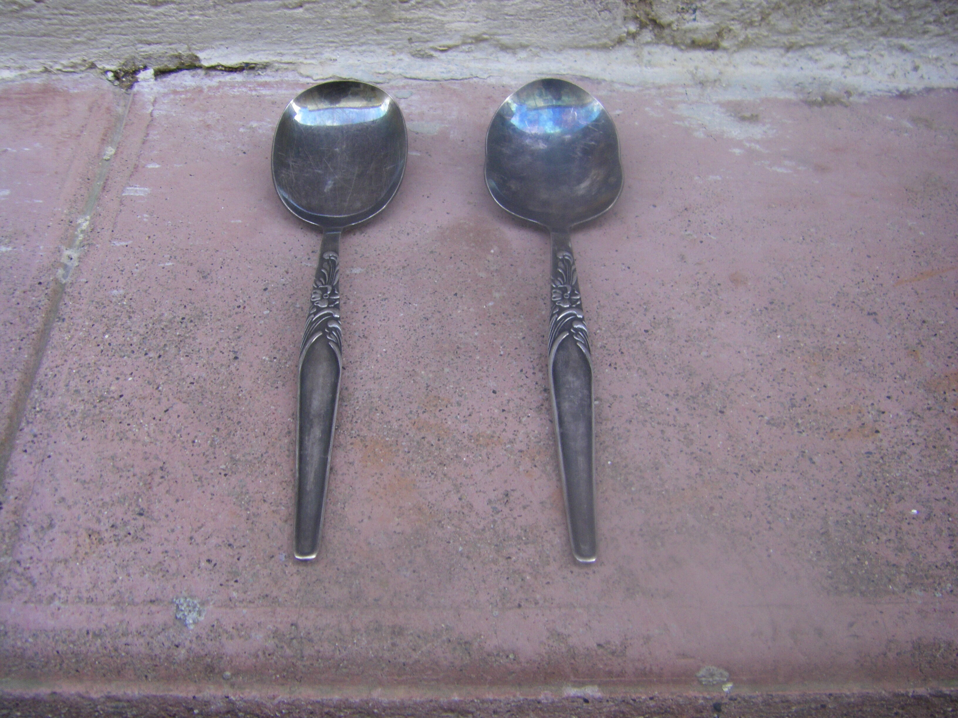 Pair of salad cutlery