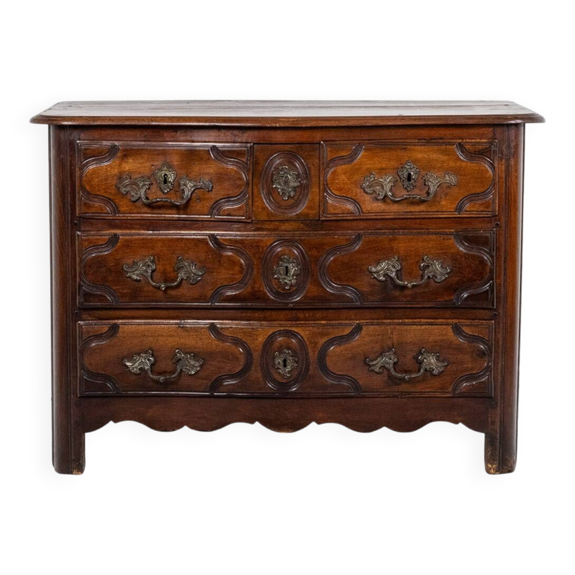Commode parisienne à 5 tiroirs, en noyer massif, d’époque Louis XIV.