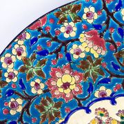 Plat en émaux de Longwy – Décor d’oiseaux et fleurs polychromes – 1950