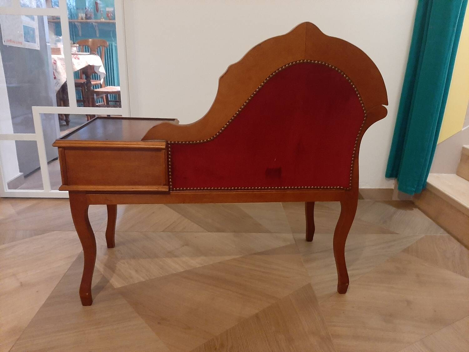 Jolie fauteuil causeuse- meuble entrée-Louis XV