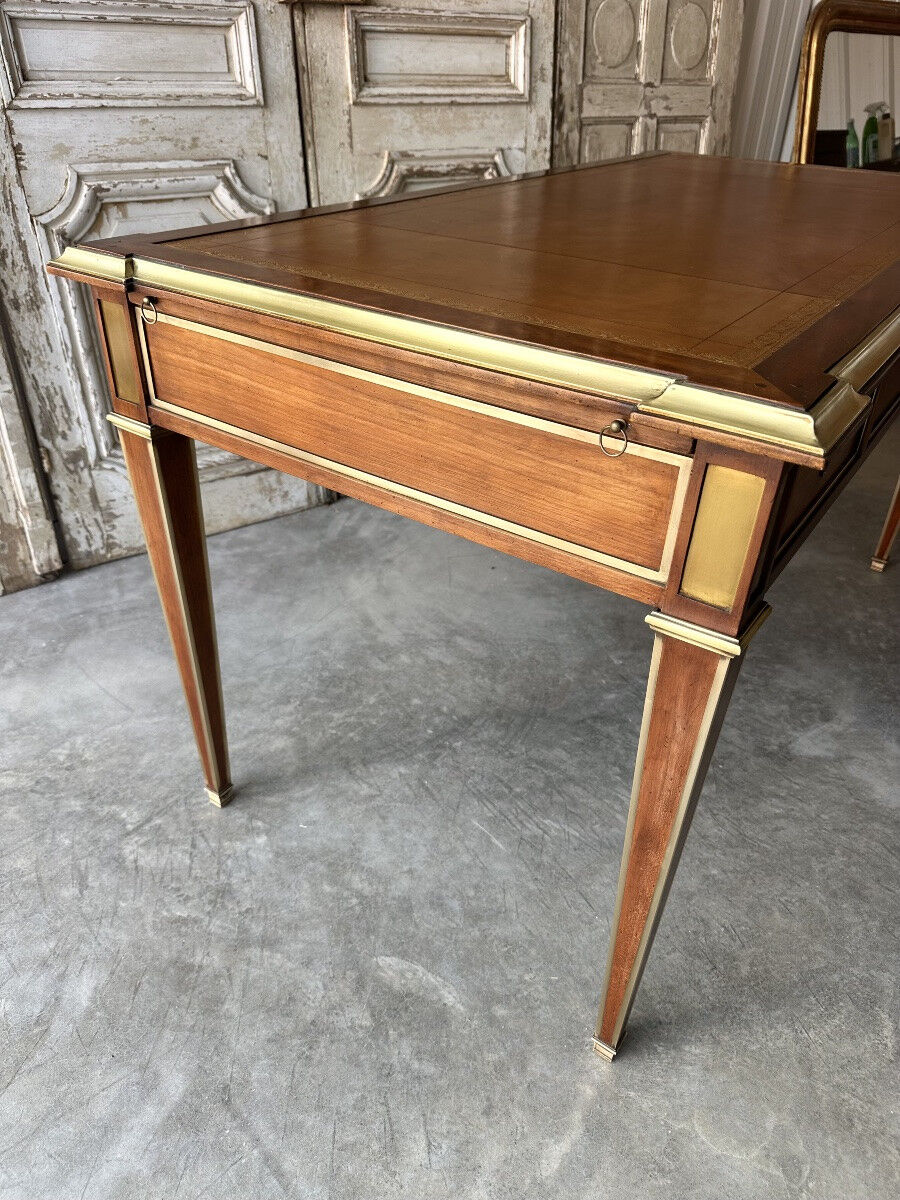 Flat desk in Directoire style
