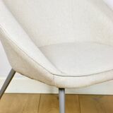 Fauteuil coque beige ivoire des années 70 sur pieds métal gris - magnifique