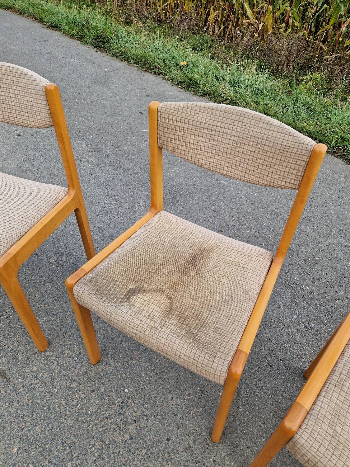 Set of 6 vintage beech chairs to clean or reupholster