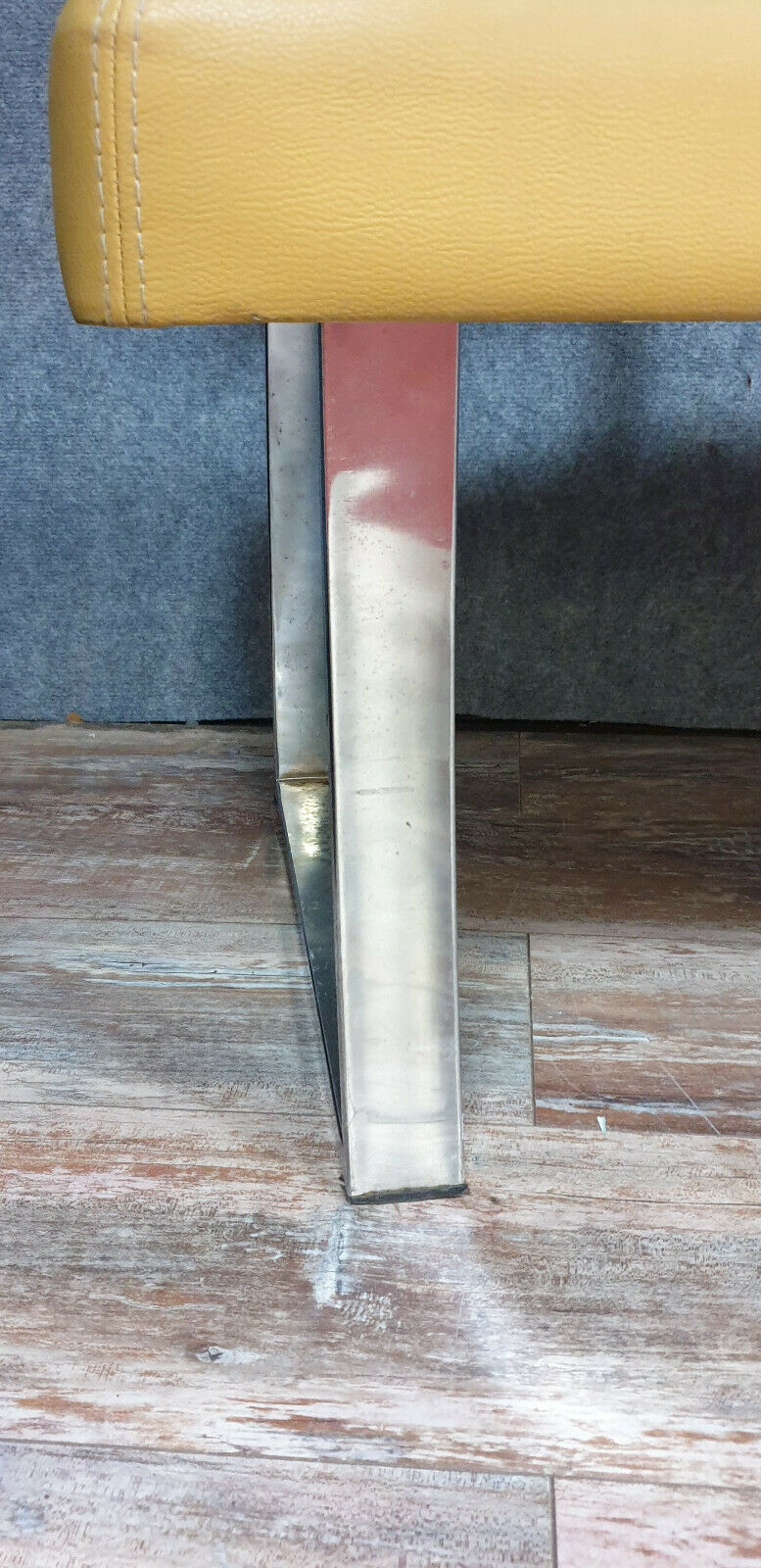 Pair of semi-moon benches in skai and chrome steel