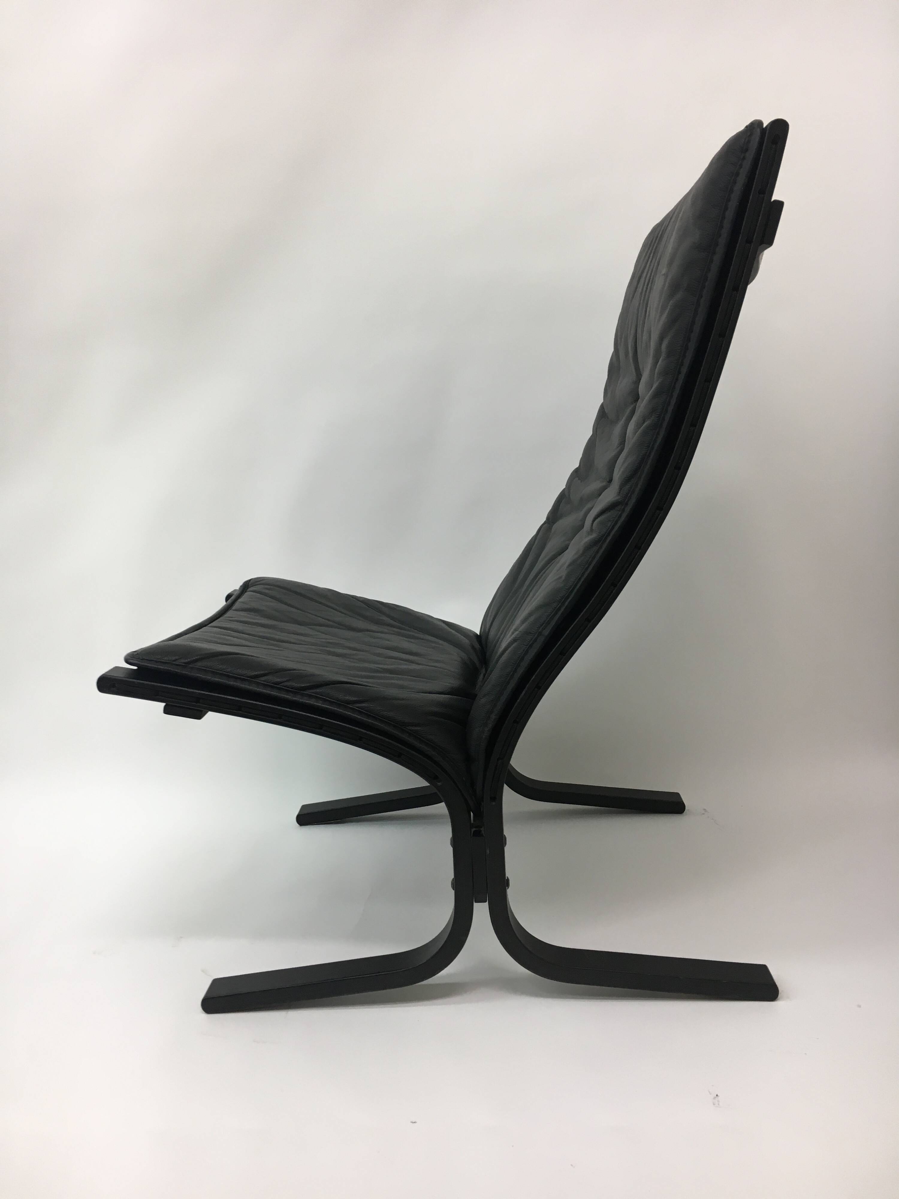 Mid-Century design black leather lounge chair by Ingmar Relling for Westnof