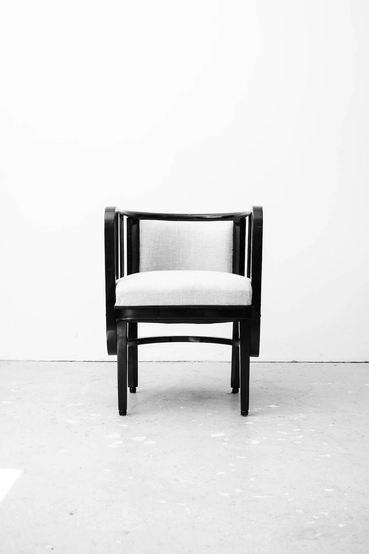 2 x original secessionist armchairs, attributed design: Marcel Kammerer (Vienna, c. 1910), manufacturer: Mundus (Vienna, c. 1910)