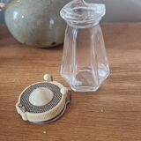Moulisel salt shaker