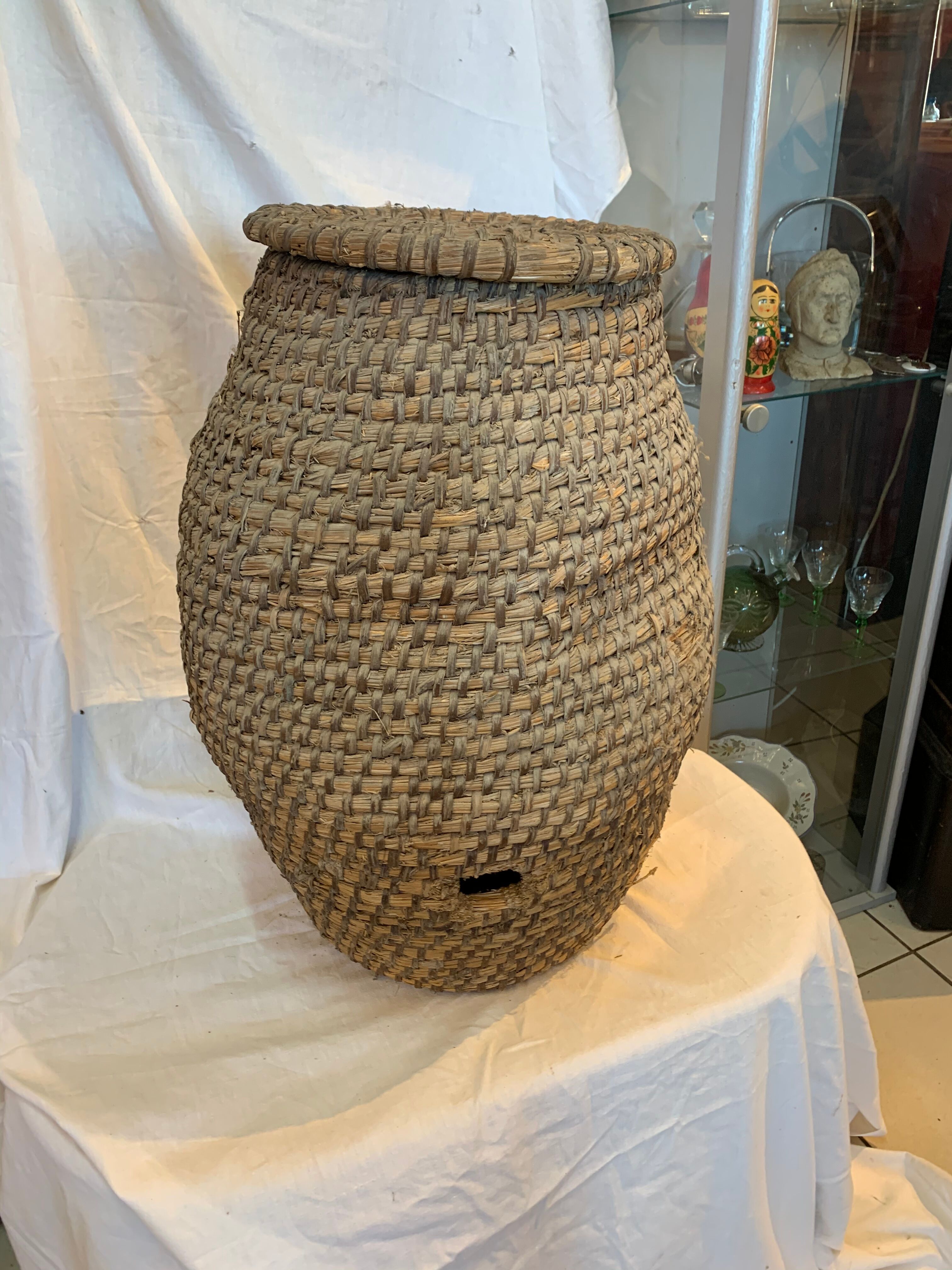 Braided straw basket