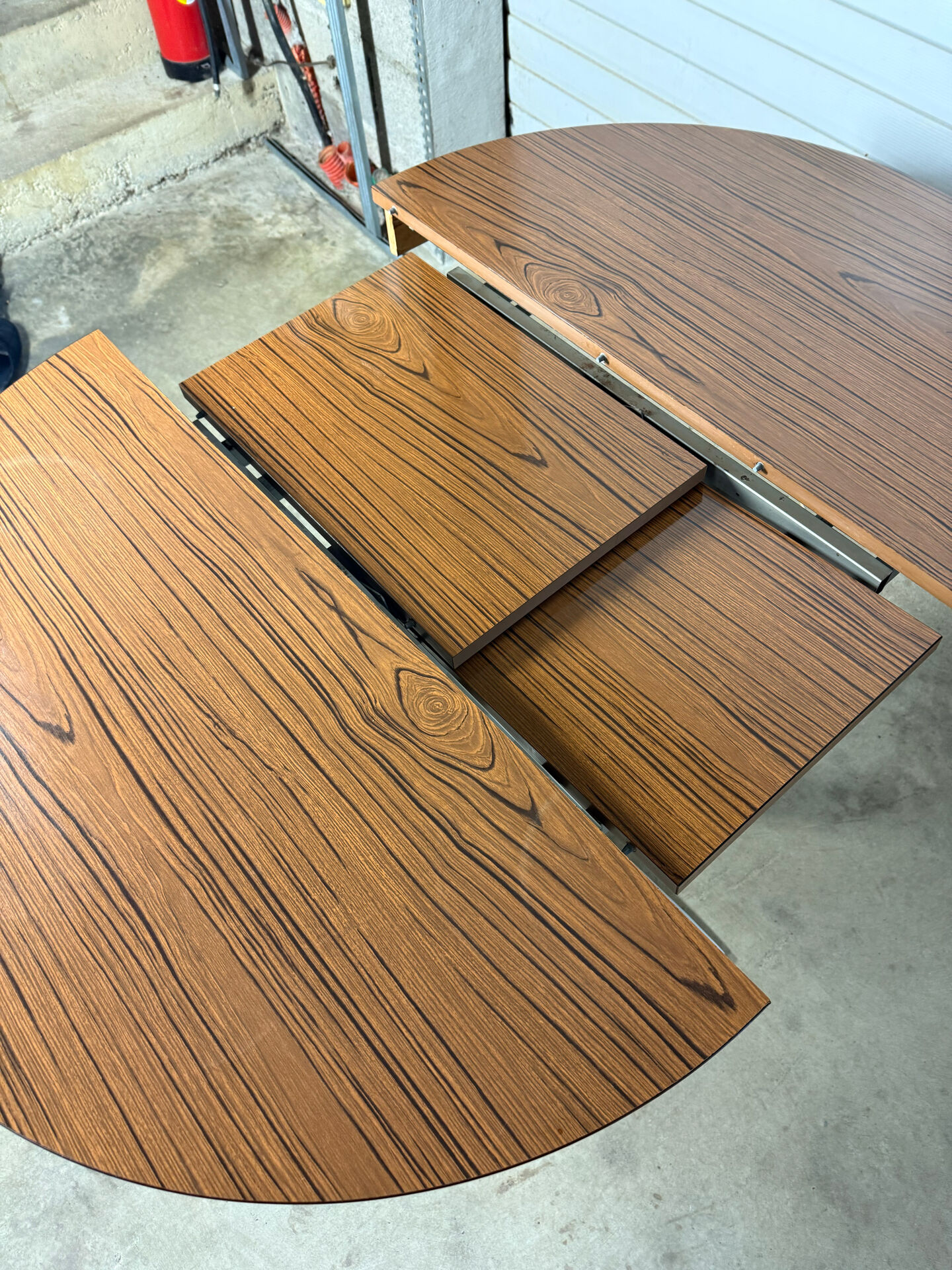Vintage extendable table