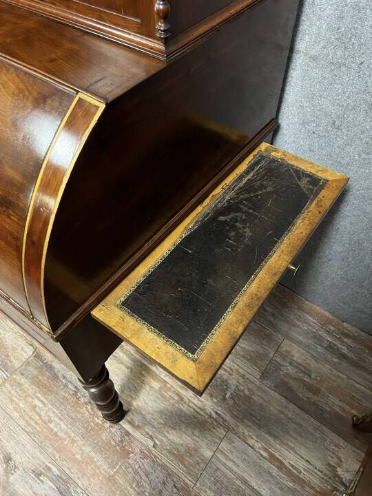 Bureau à cylindre époque Louis Philippe, Restauration en acajou moucheté