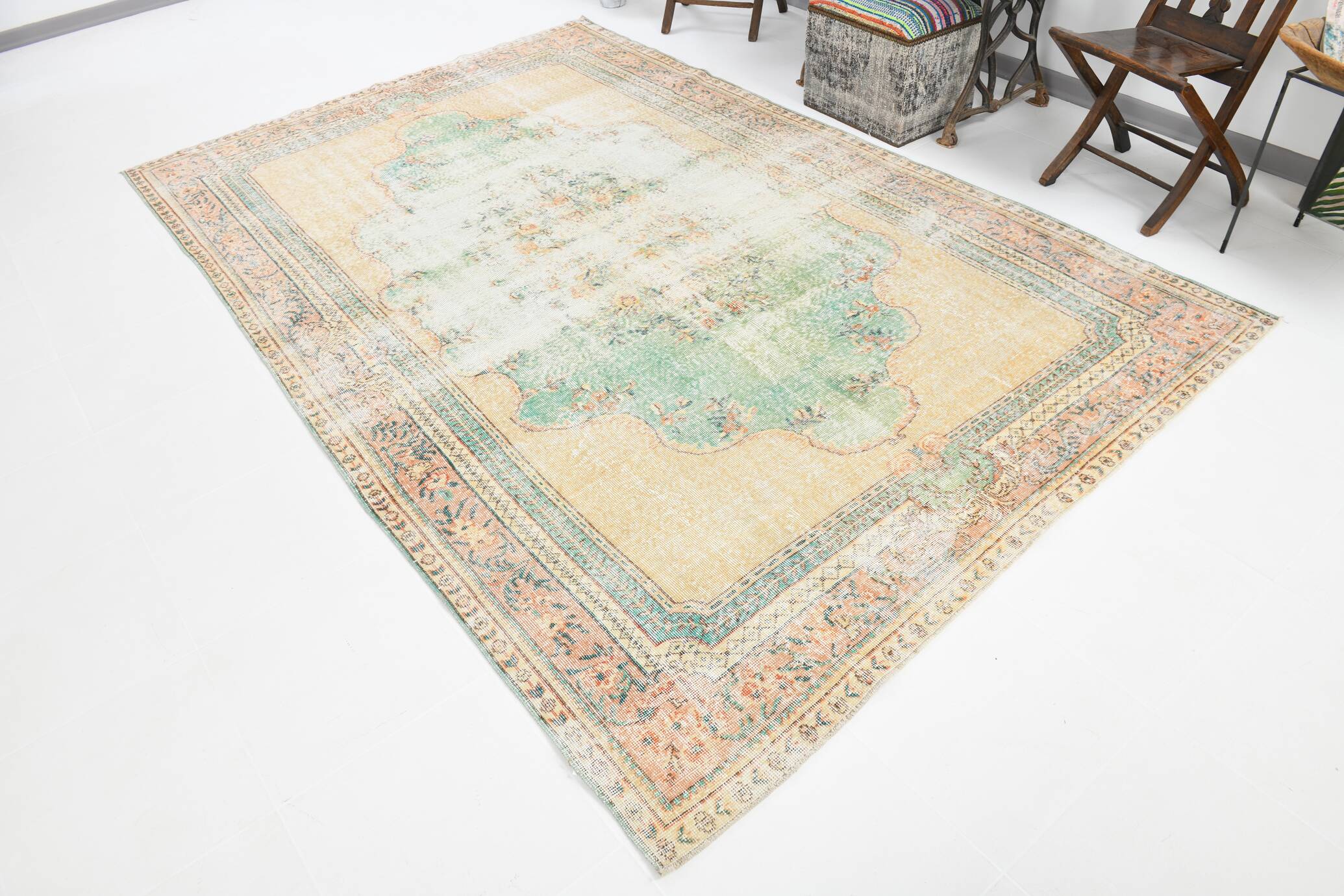 6x10 Peach Beige & Green Soft Wool Vintage Rug, 201x308Cm SK 5621