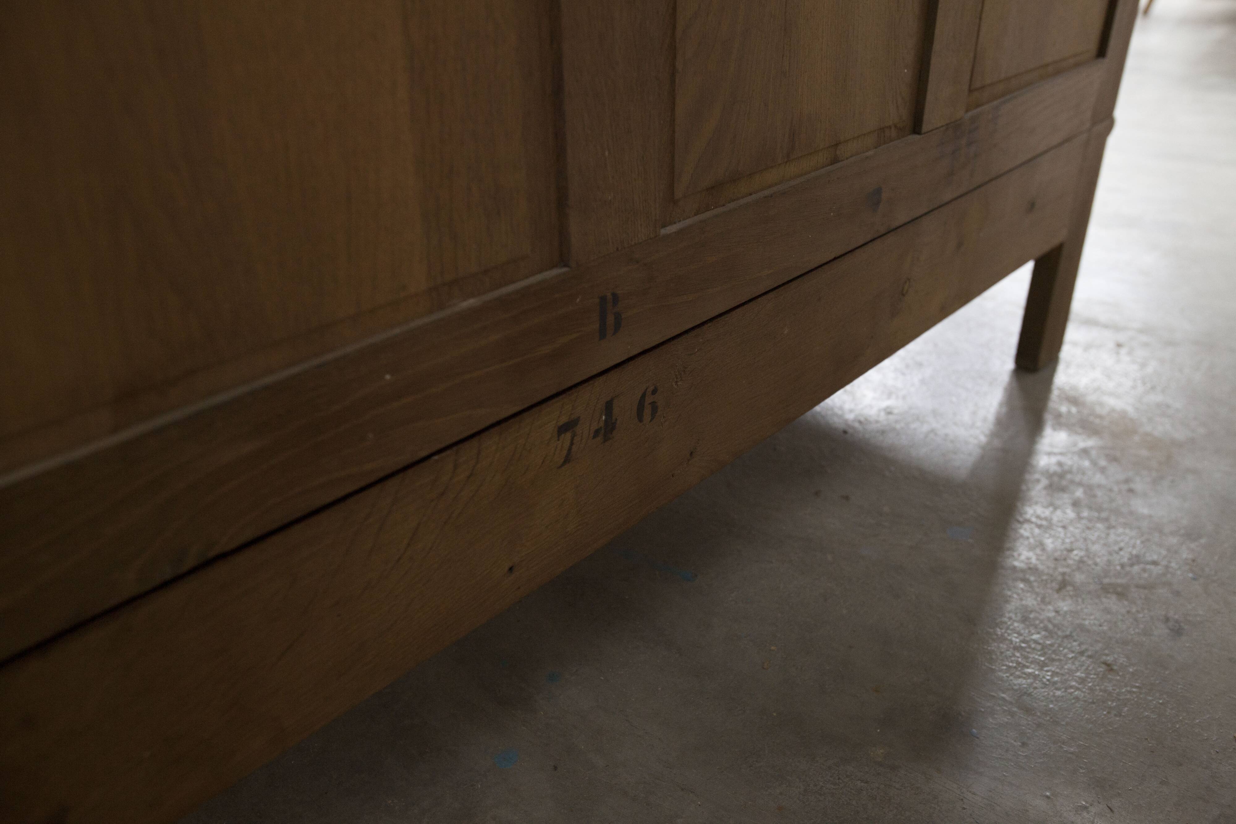 Art Deco oak sculpted wardrobe - Flemish workshop circa 1930