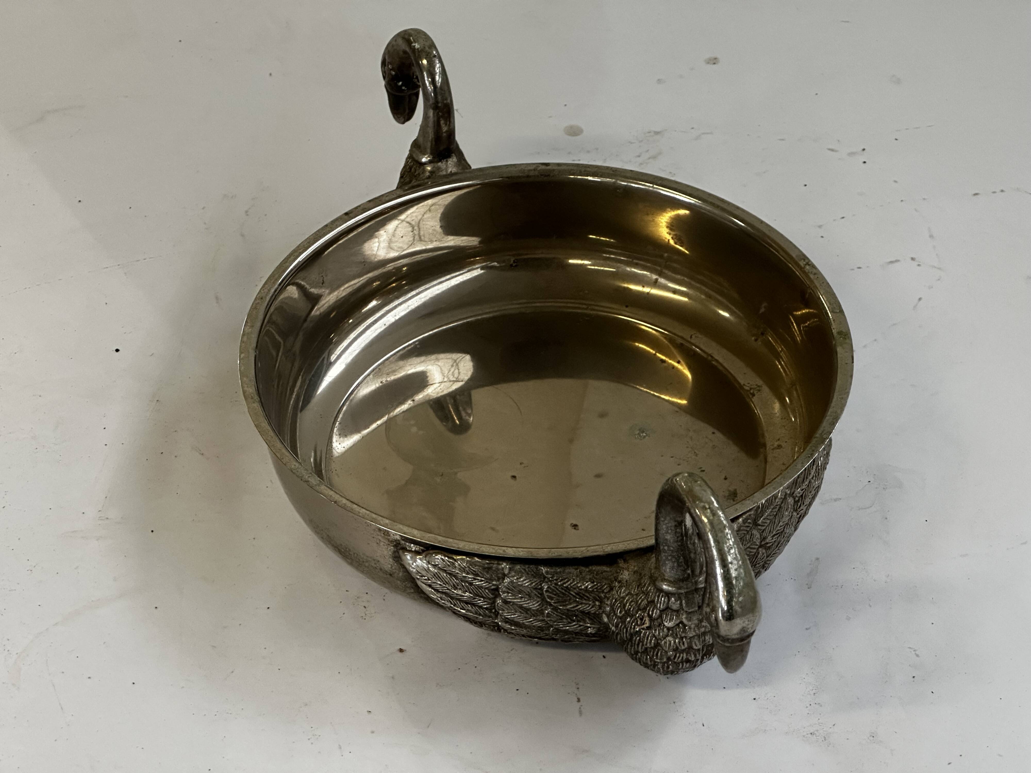 Art Deco silver-plated metal pocket emptier with swan decor