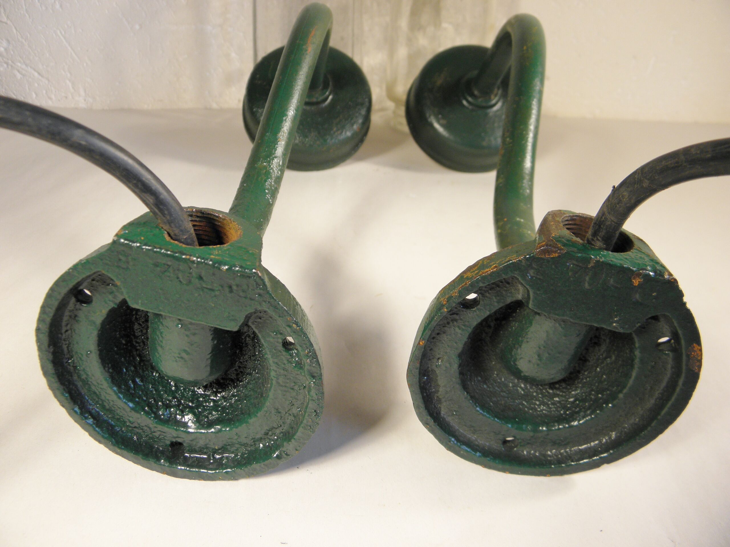 Pair of gooseneck sconces