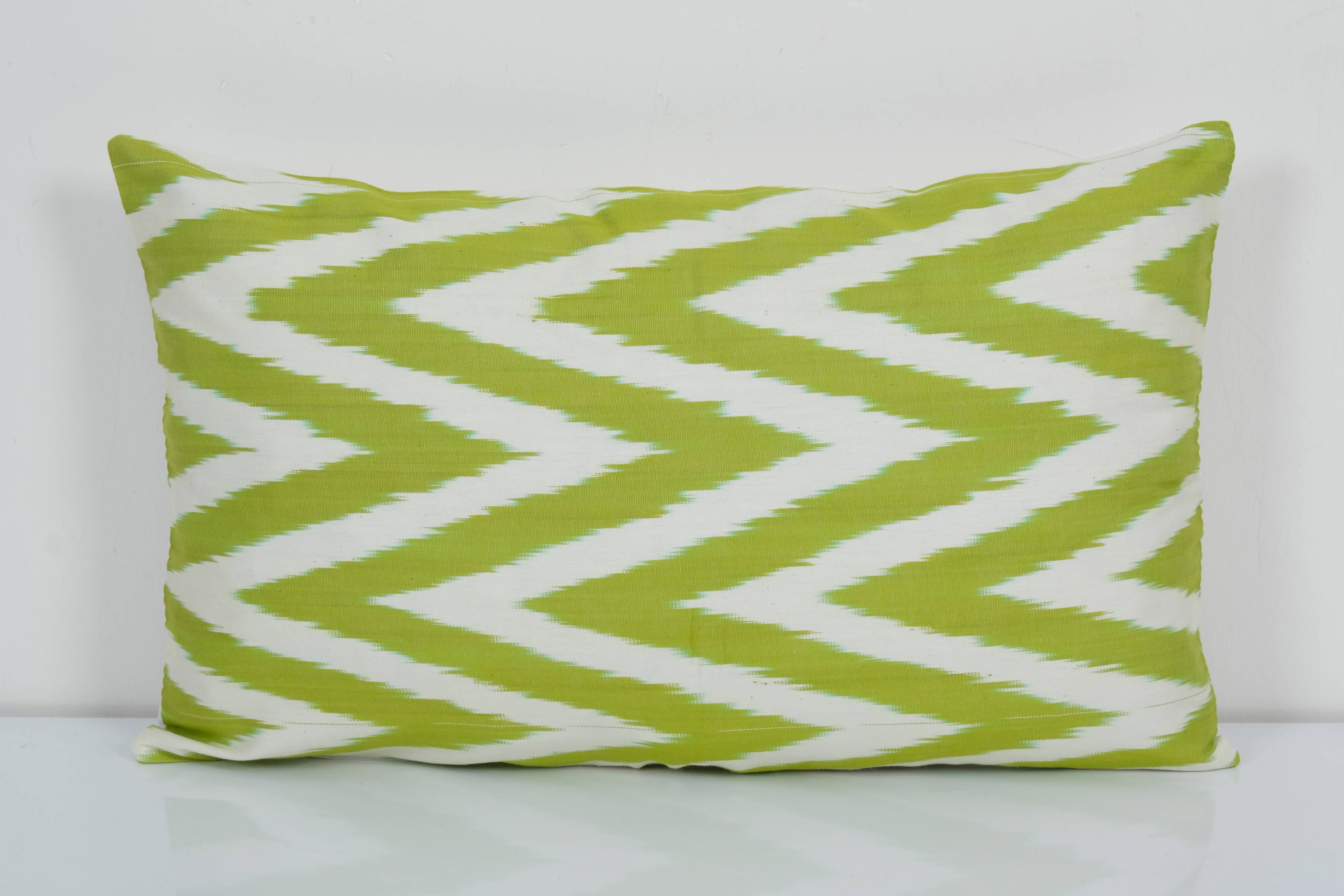 12" x 20" zig zag design ikat