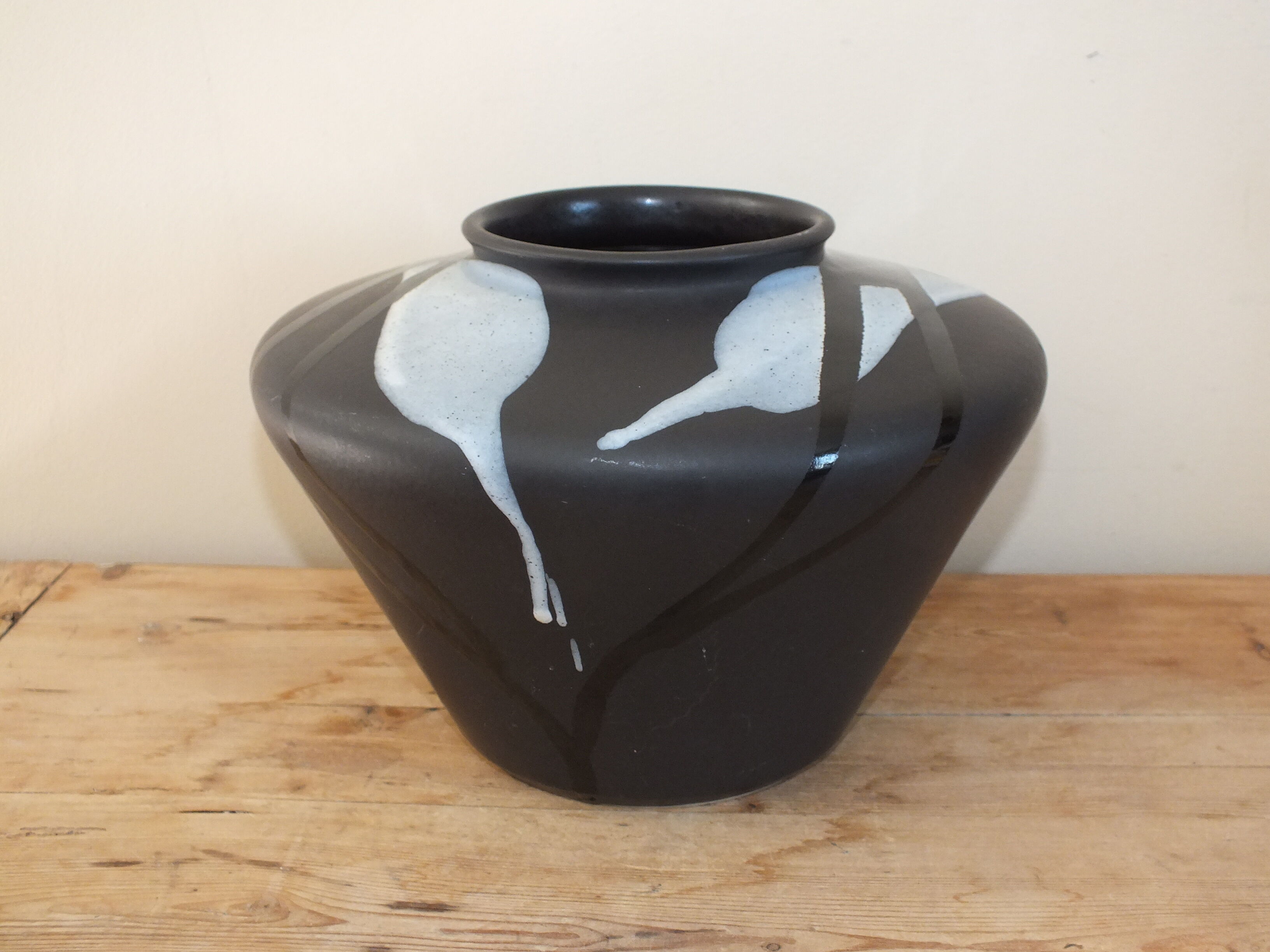 Vintage vase graphic black West Germany