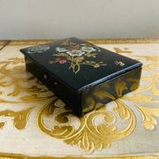 19th-century Chinese lacquer box, handmade motifs, coat of arms of PARIS