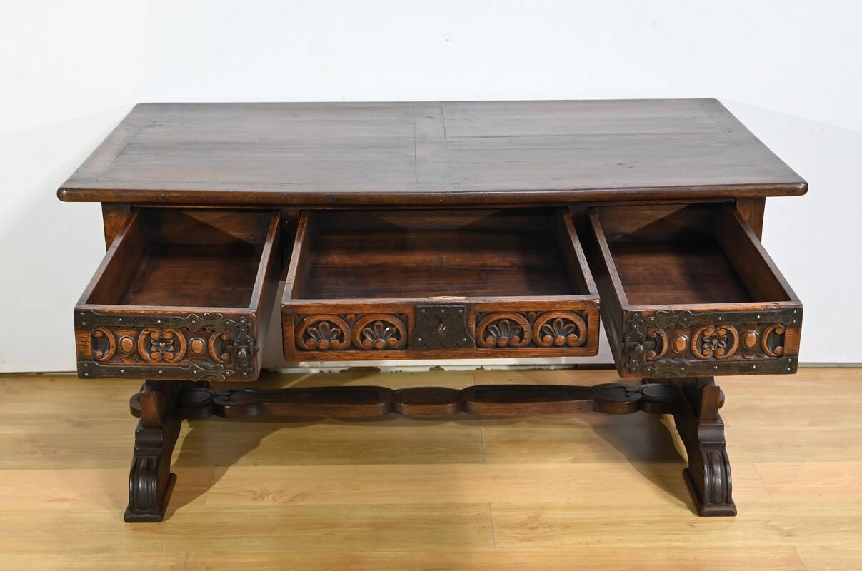 Oak Desk Table, Neo-Gothic style – Early 20th century