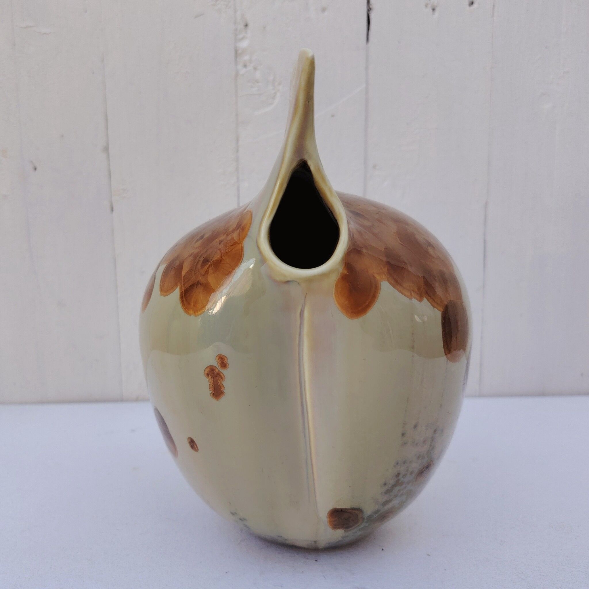 Free-form vase, porcelain stoneware, Matthieu Liévois