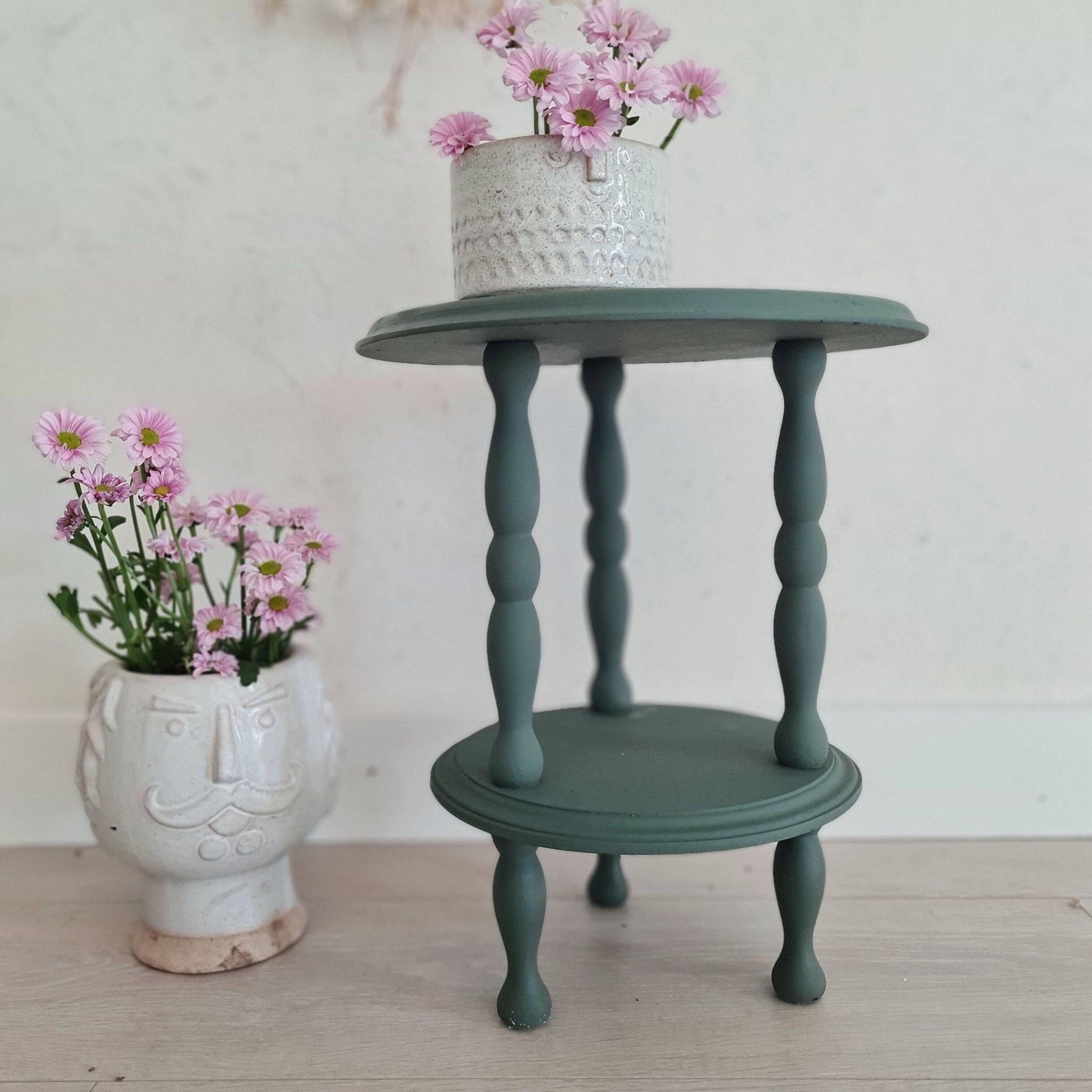 Plant holder in wood
