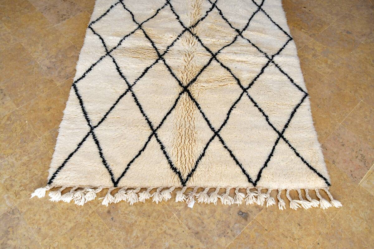 Moroccan Berber carpet Beni Ouarain with black diamonds 210 x 160 cm