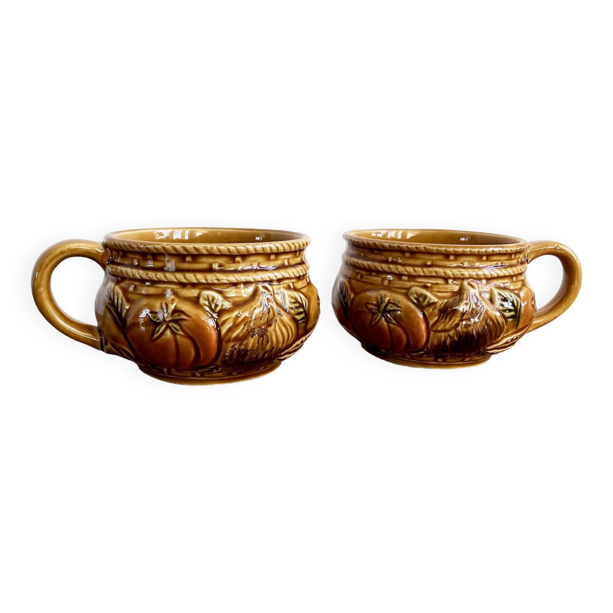 Pair of Japanese Majolica Soup Bowls Featuring Tomatoes and Onions
